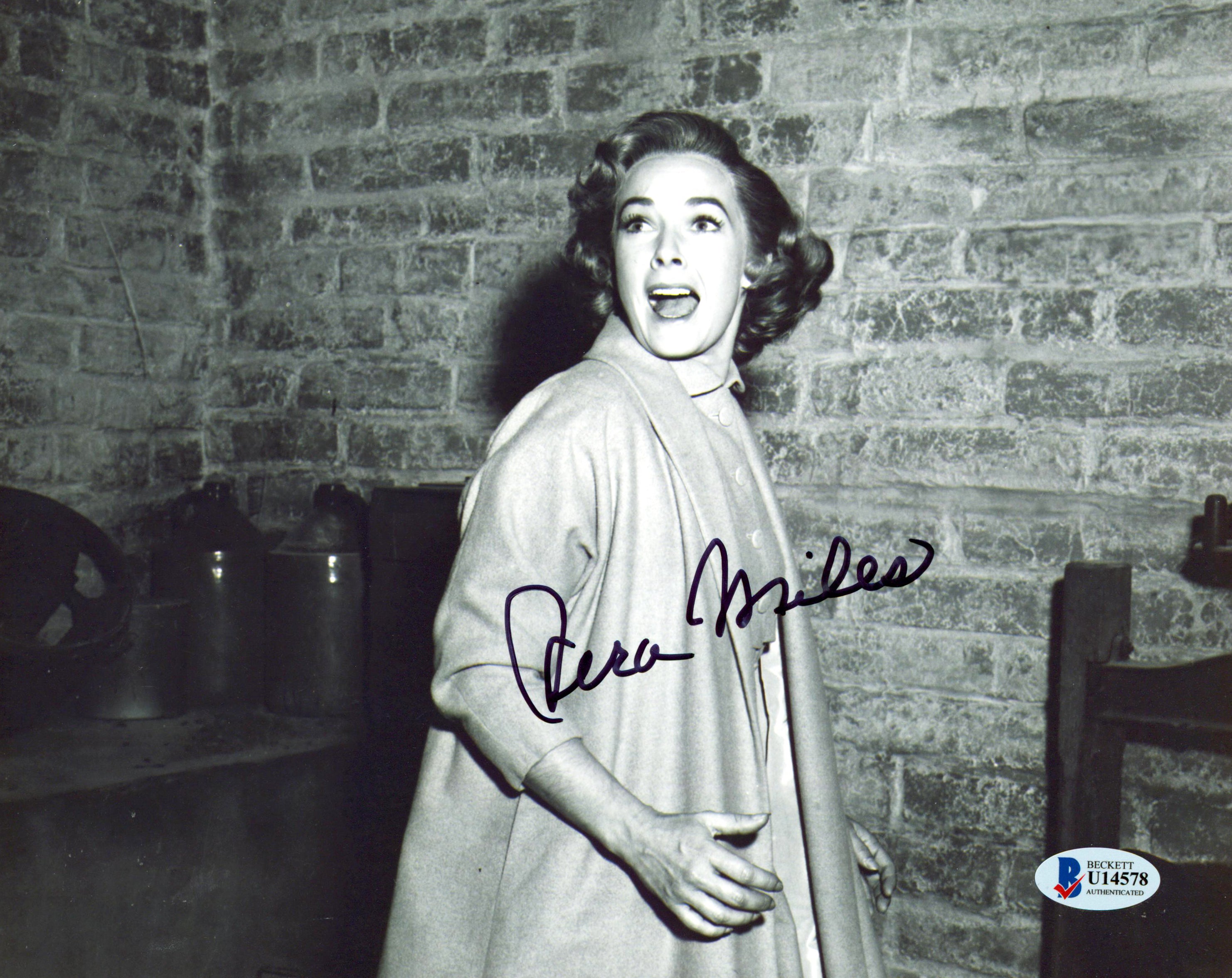 Vera Miles Psycho Authentic Signed 8x10 Photo Autographed BAS #U14578