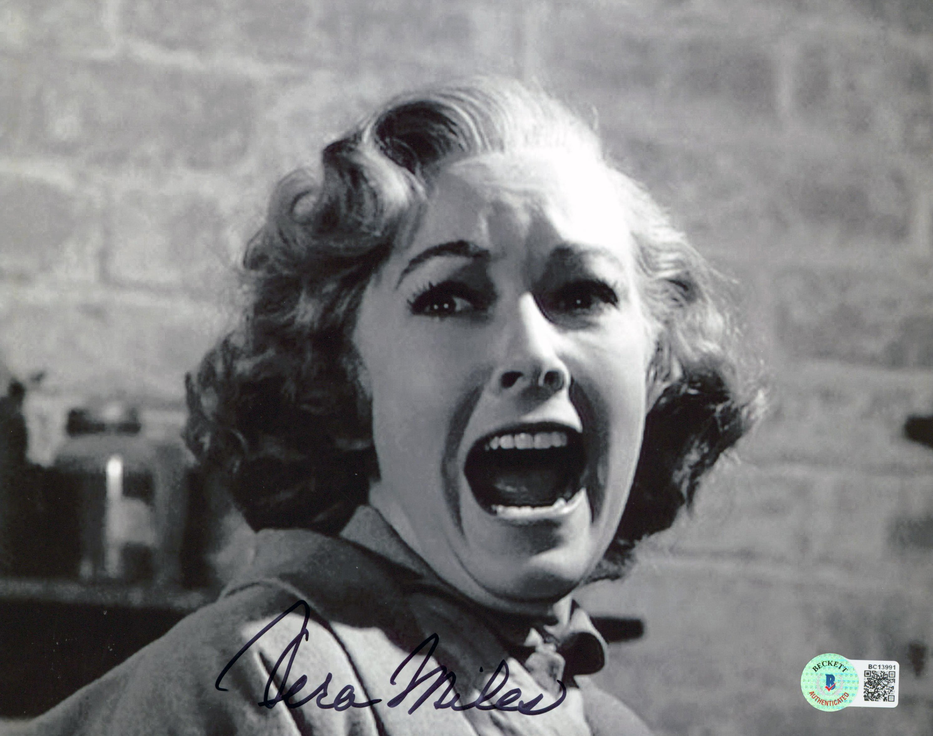 Vera Miles Psycho Authentic Signed 8x10 Photo Autographed BAS #BC13991