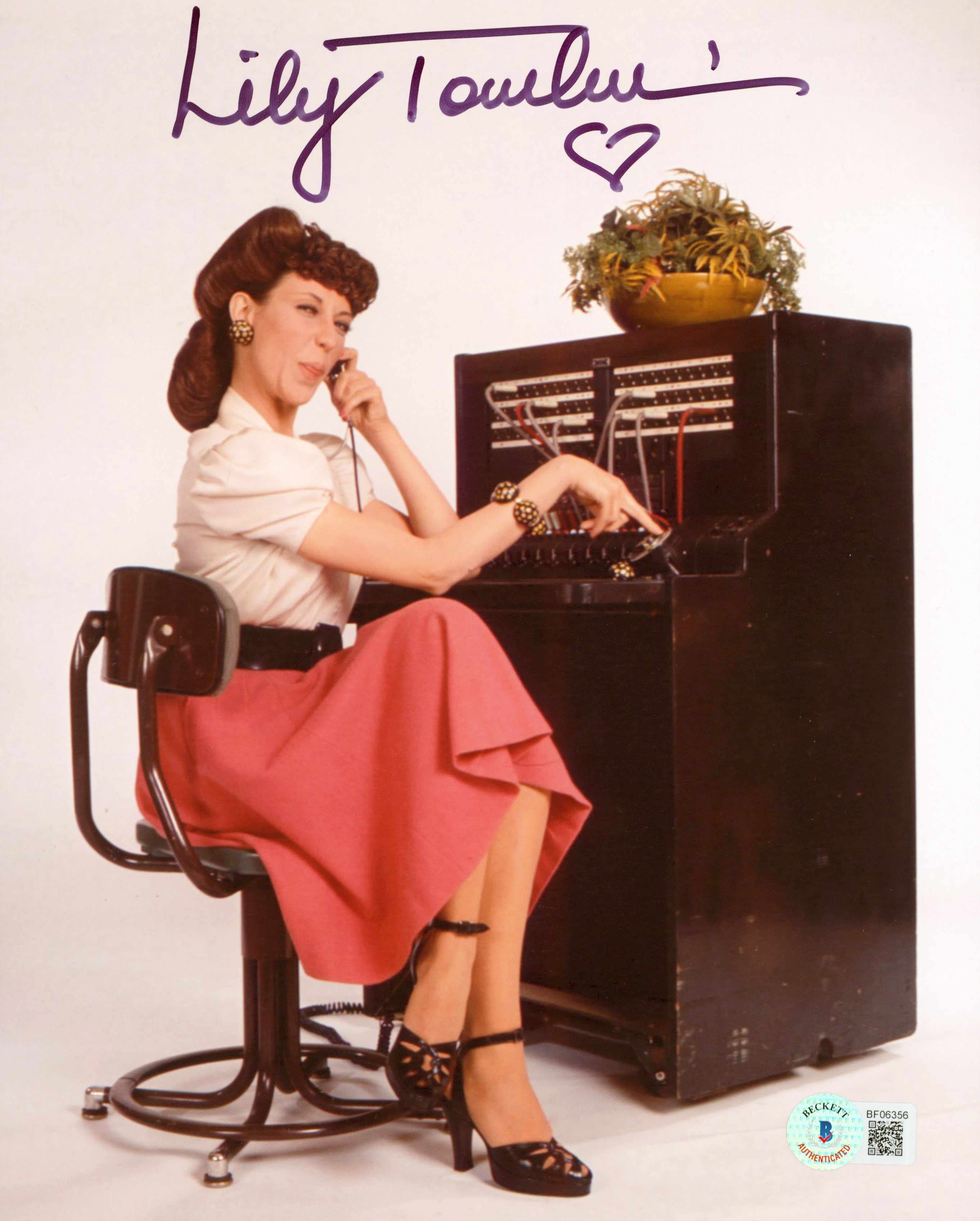Lily Tomlin Rowan & Martin's Laugh-In Authentic Signed 8x10 Photo BAS #BF06356