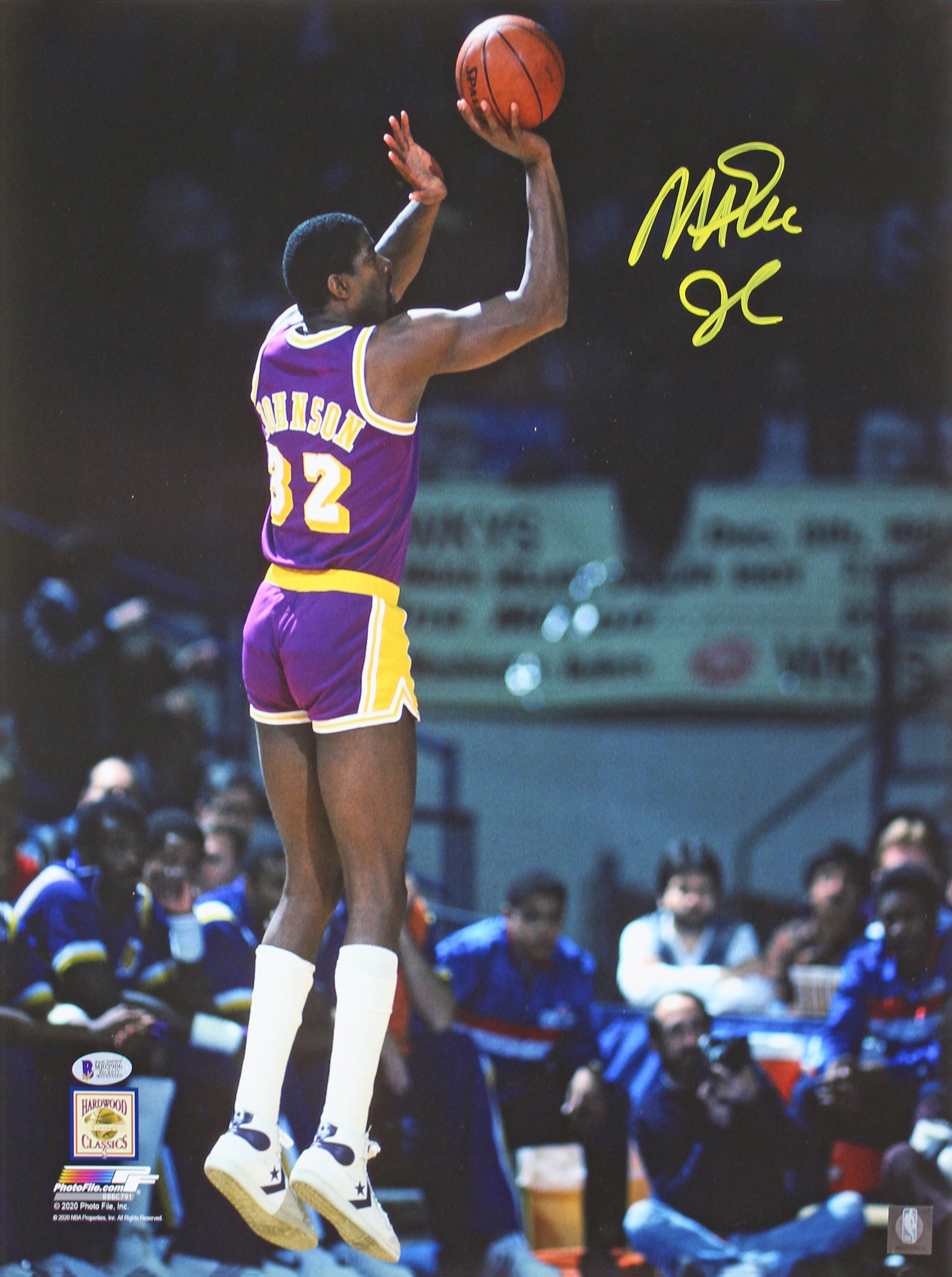 Lakers Magic Johnson Authentic Signed 16x20 Vertical Shooting Photo BAS Witness