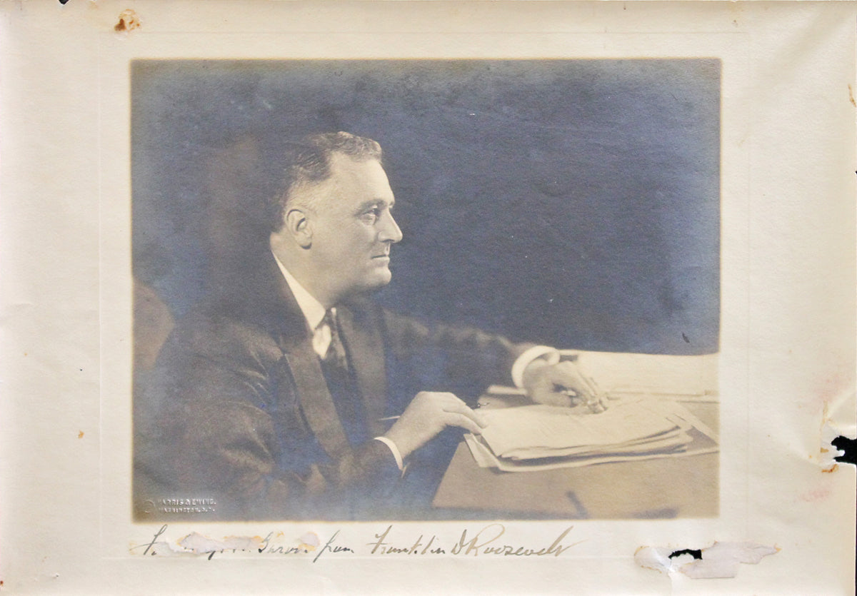 Franklin D. Roosevelt Signed 9.25x13.5 Harris & Ewing Cabinet Photo BAS #A72299