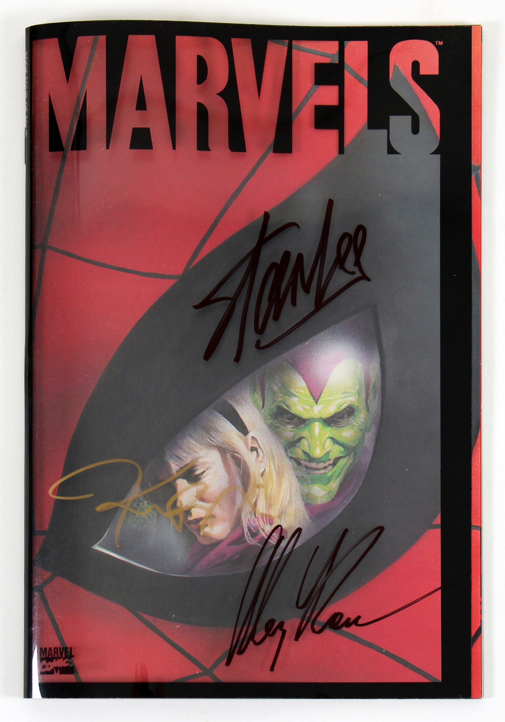 Marvel (3) Stan Lee, Ross & Busiek Signed The Marvels Comic JSA #BB98860