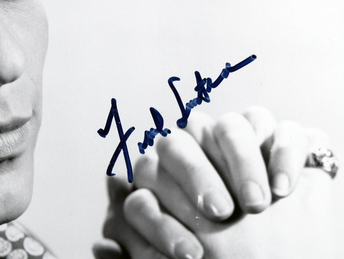 Frank Sinatra Authentic Signed 11x14 Framed Black & White Photo JSA #Z22935