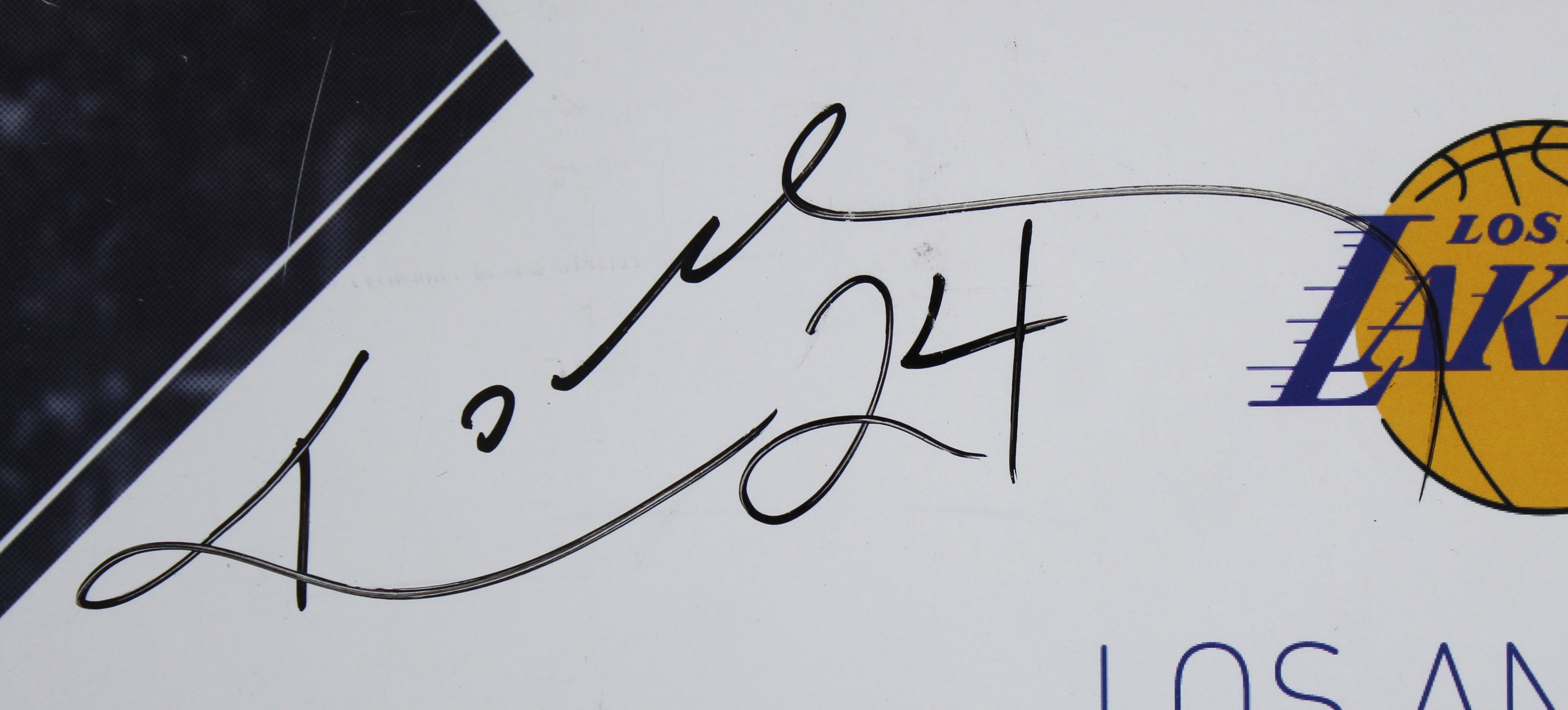 Lakers Kobe Bryant Signed 2015-16 Final Season Season Ticket Holder Book BAS