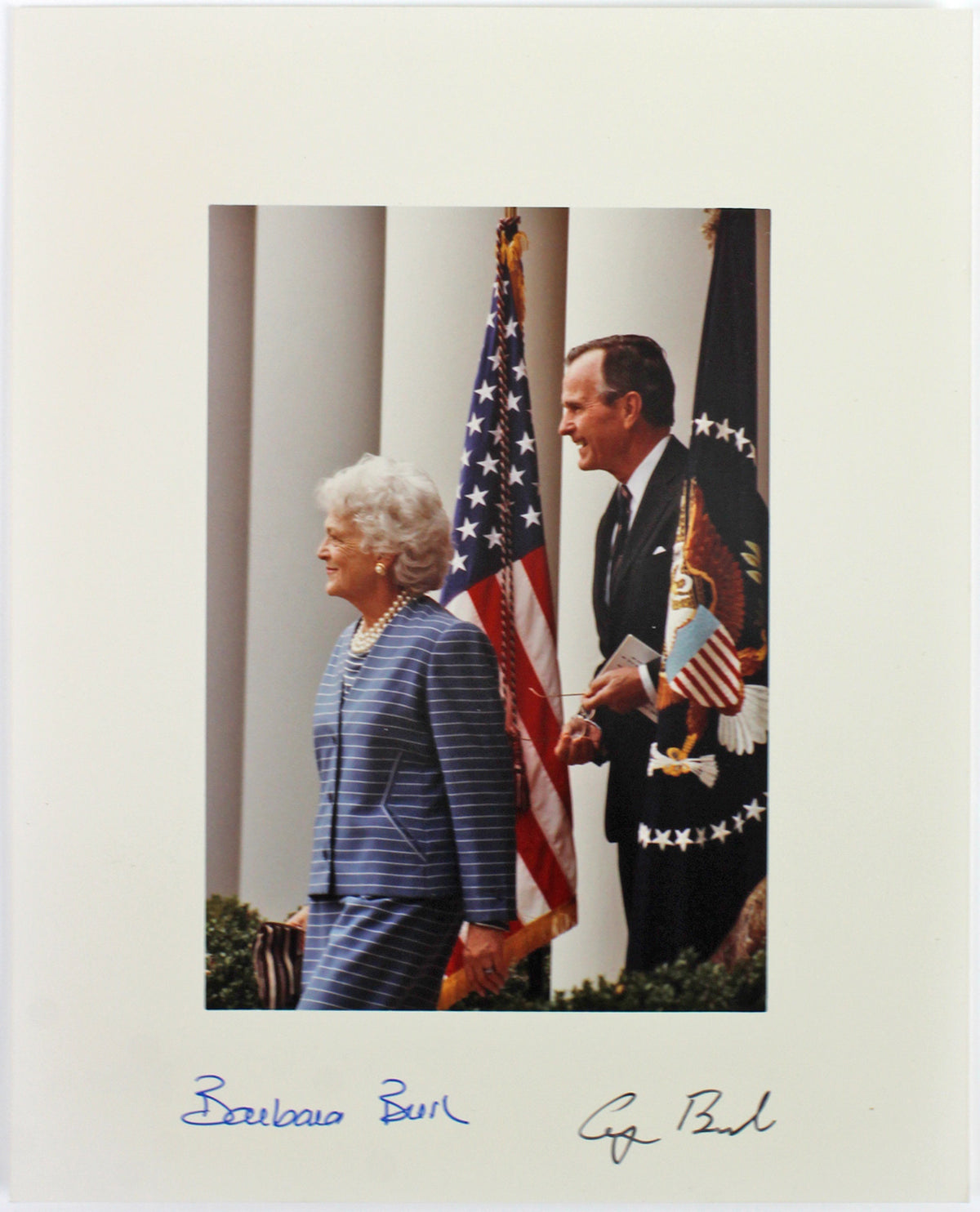 George H.W. Bush & Barbara Bush Authentic Signed 8x10 Photo PSA/DNA #A57039