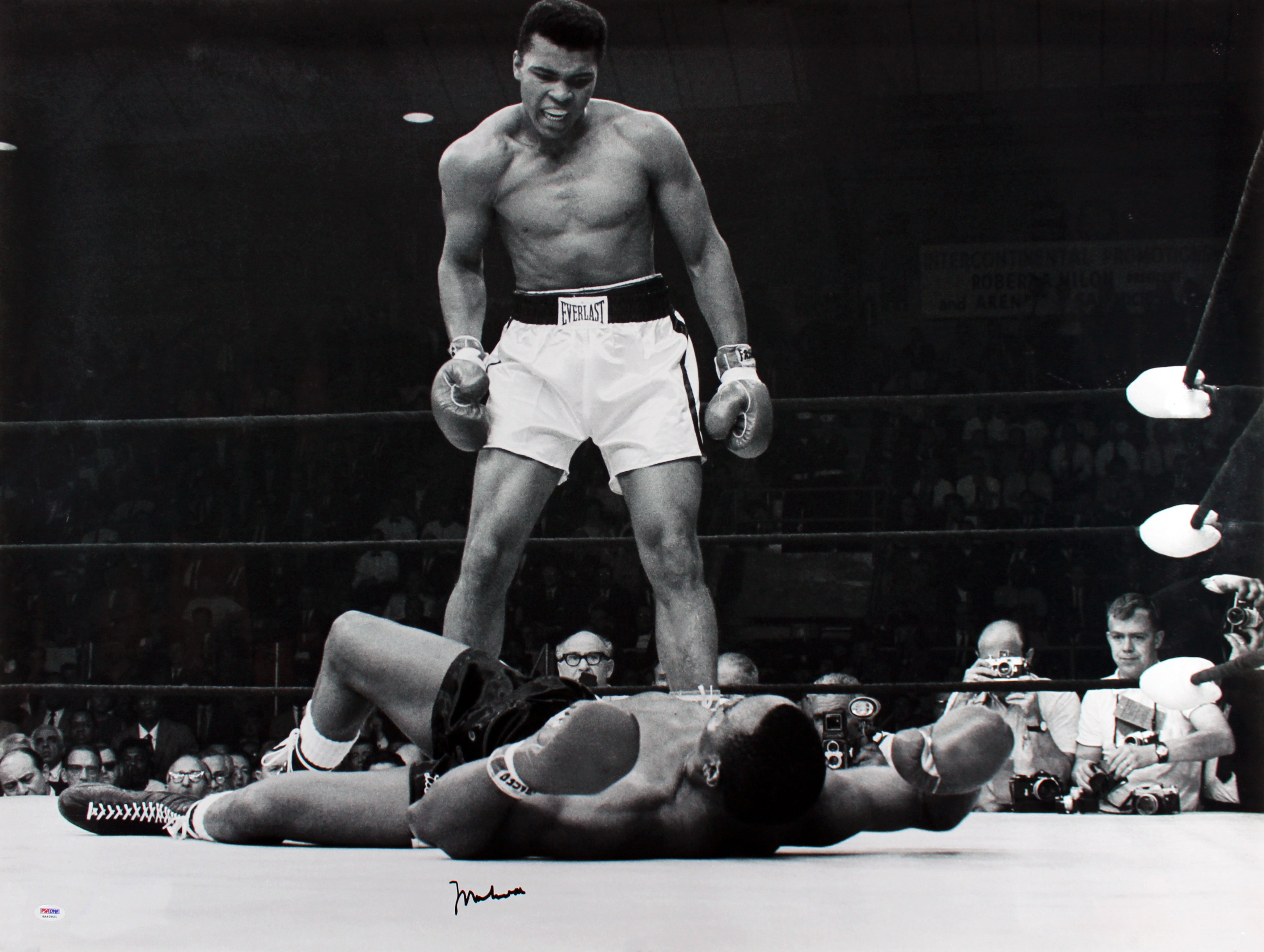 Muhammad Ali Authentic Signed 30x40 Photo PSA/DNA Itp #4A40921