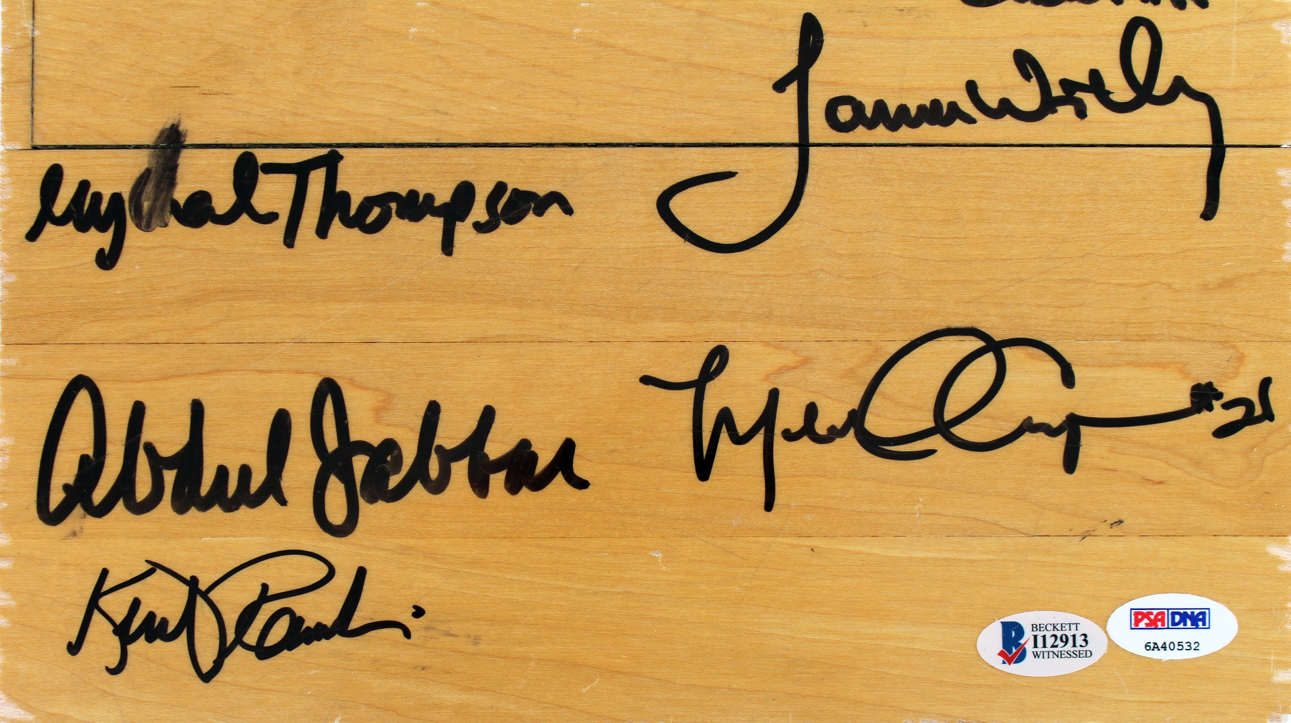 Showtime Lakers (8) Magic, Kareem +6 Signed 8x10 Forum Floorboard PSA & BAS 1