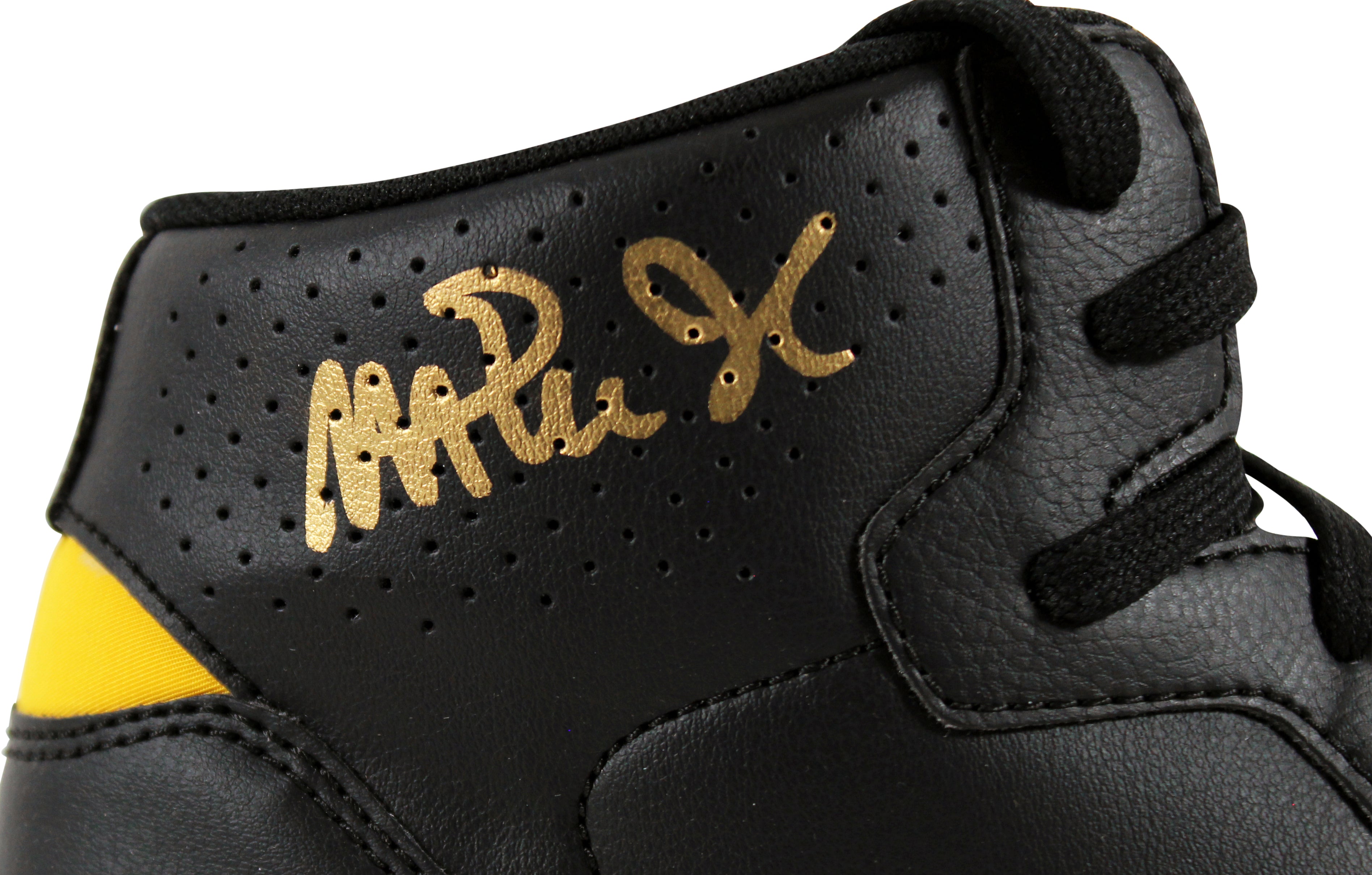 Lakers Magic Johnson Signed Black Converse Weapon Shoe w/ Case BAS Wit #MJ19734