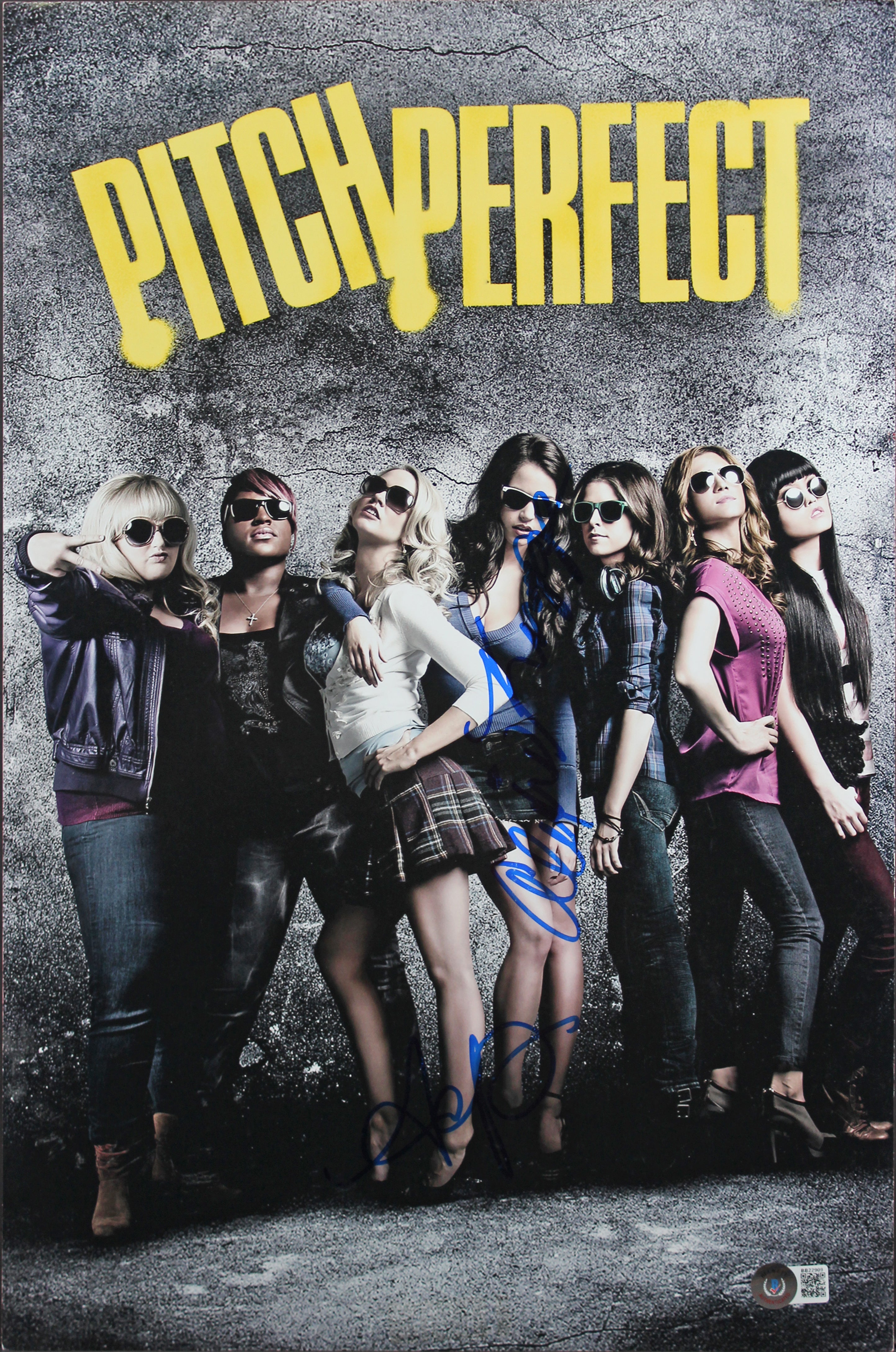 Anna Camp & Alexis Knapp Pitch Perfect Authentic Signed 12x18 Photo BAS #BB22909