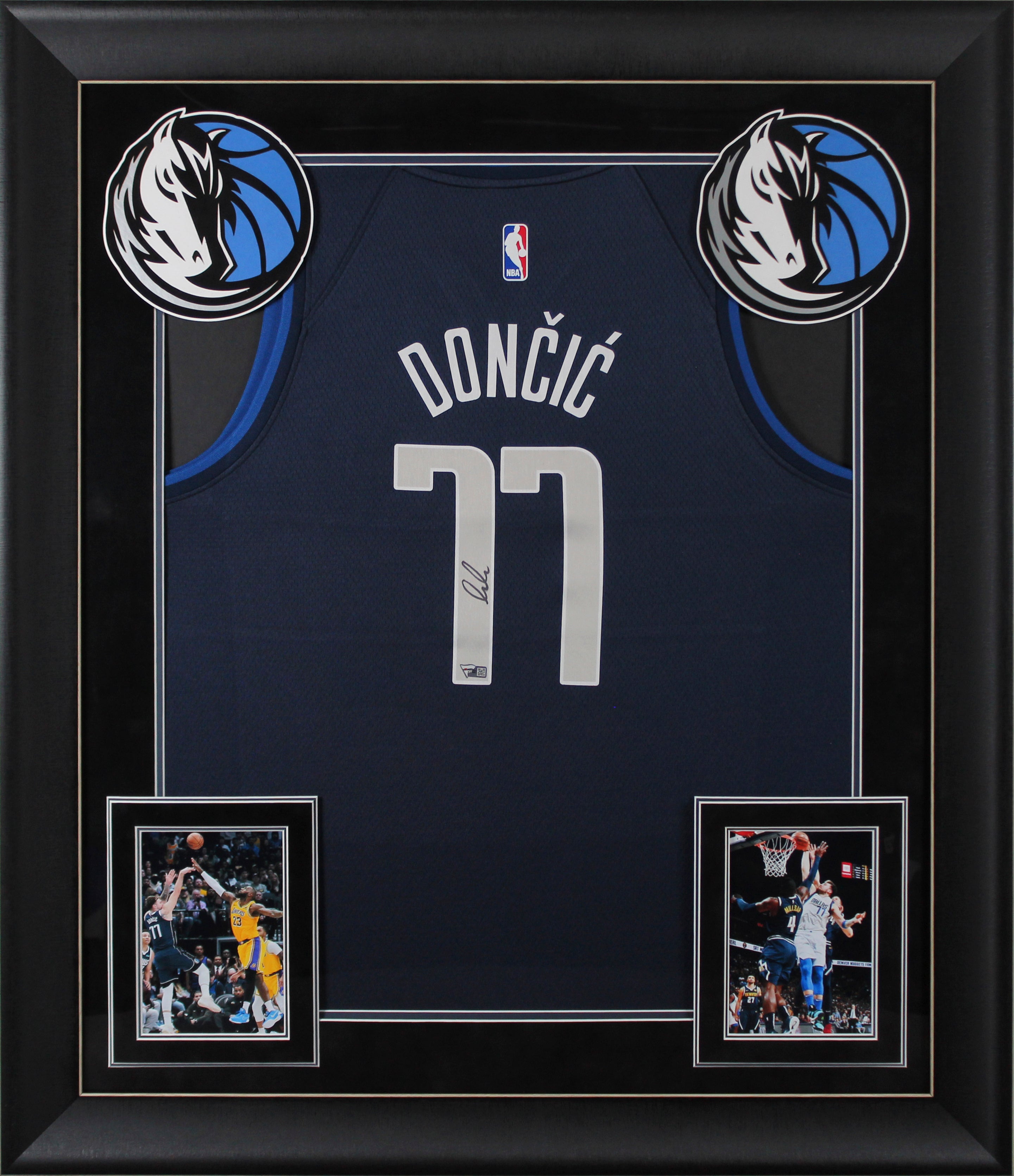 Mavericks Luka Doncic Signed Navy Nike Swingman Framed Jersey Fanatics #B107690