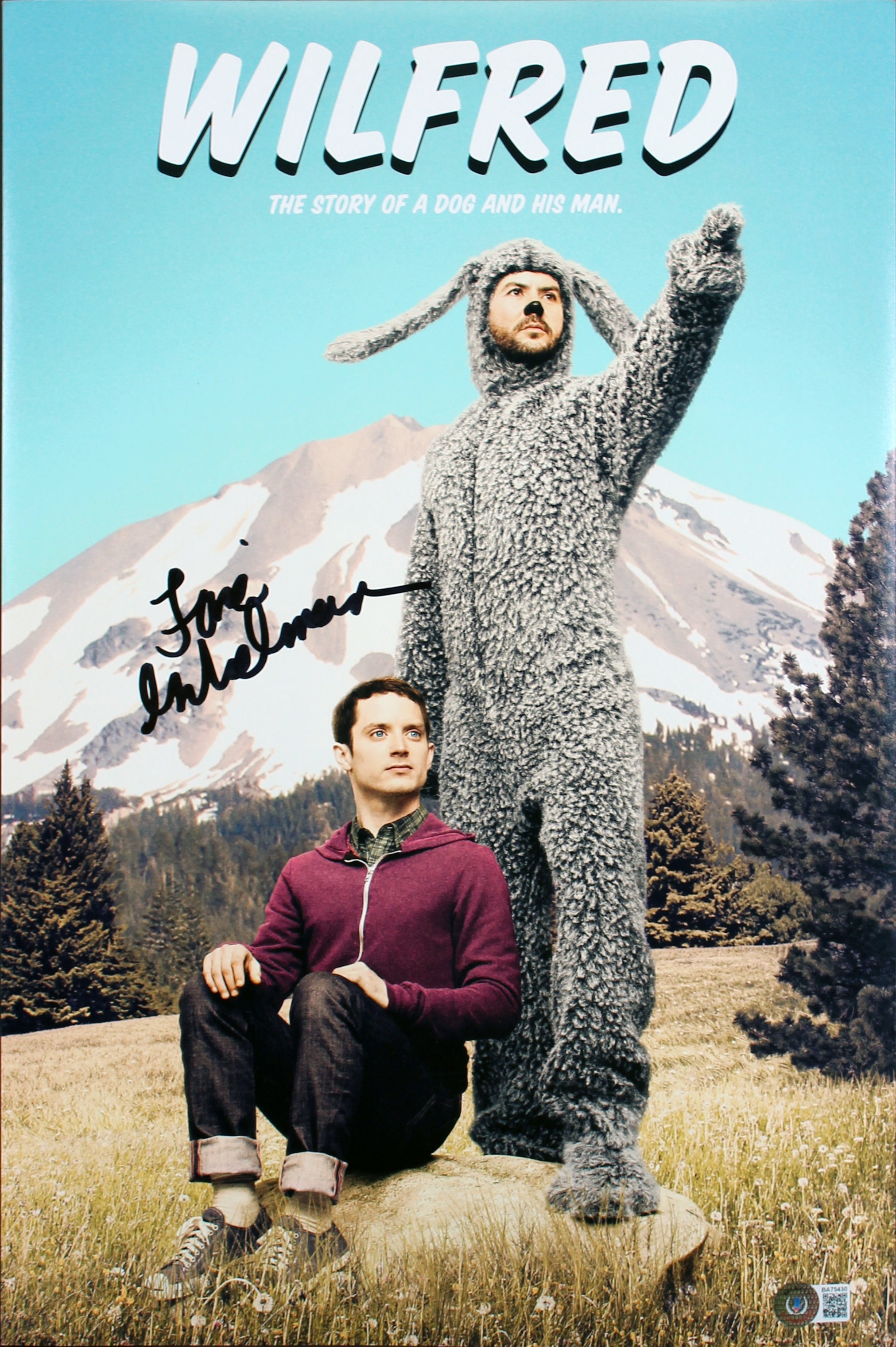 Fiona Gubelmann Wilfred Authentic Signed 12x18 Photo Autographed BAS #BA75430