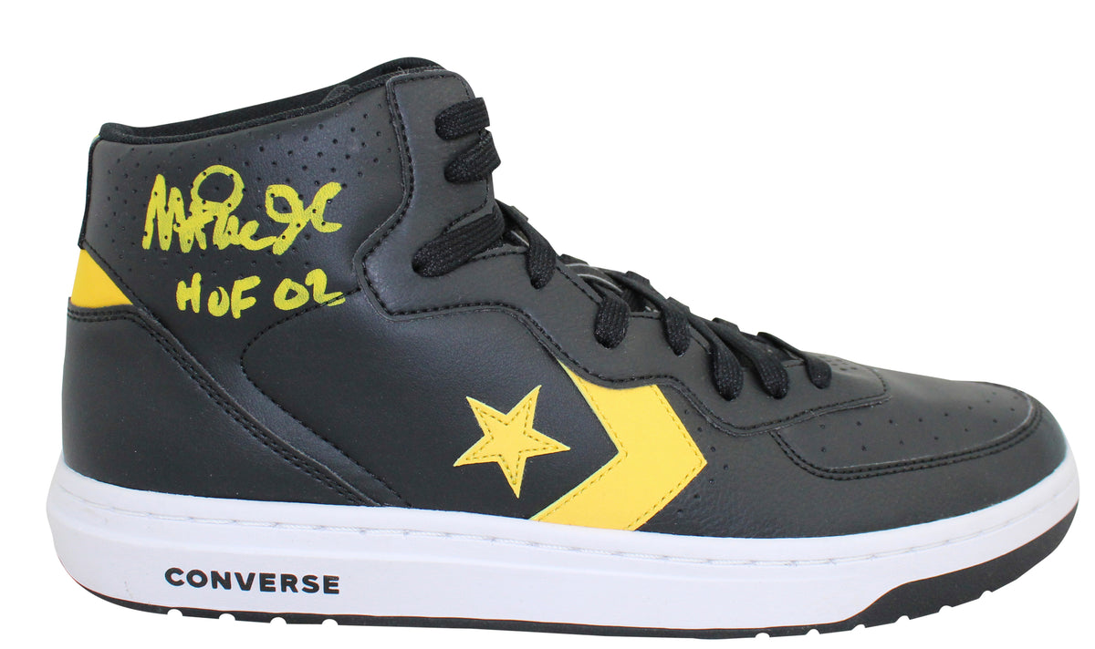 Lakers Magic Johnson "HOF 02" Signed Converse Weapon Right Shoe BAS #MJ14609