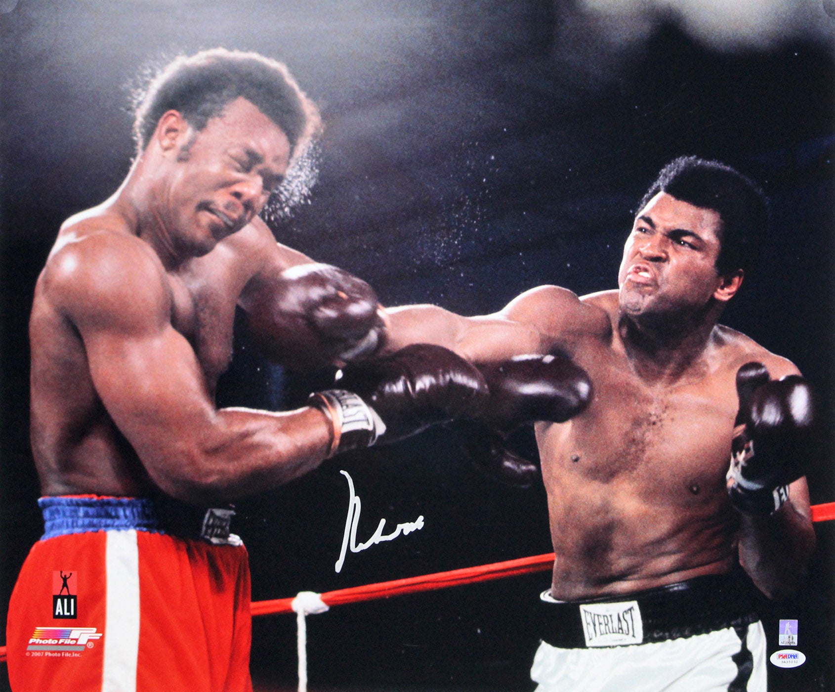 Muhammad Ali Authentic Signed 20x24 Photo w/ Gem 10 Autograph! PSA ITP #3A35032