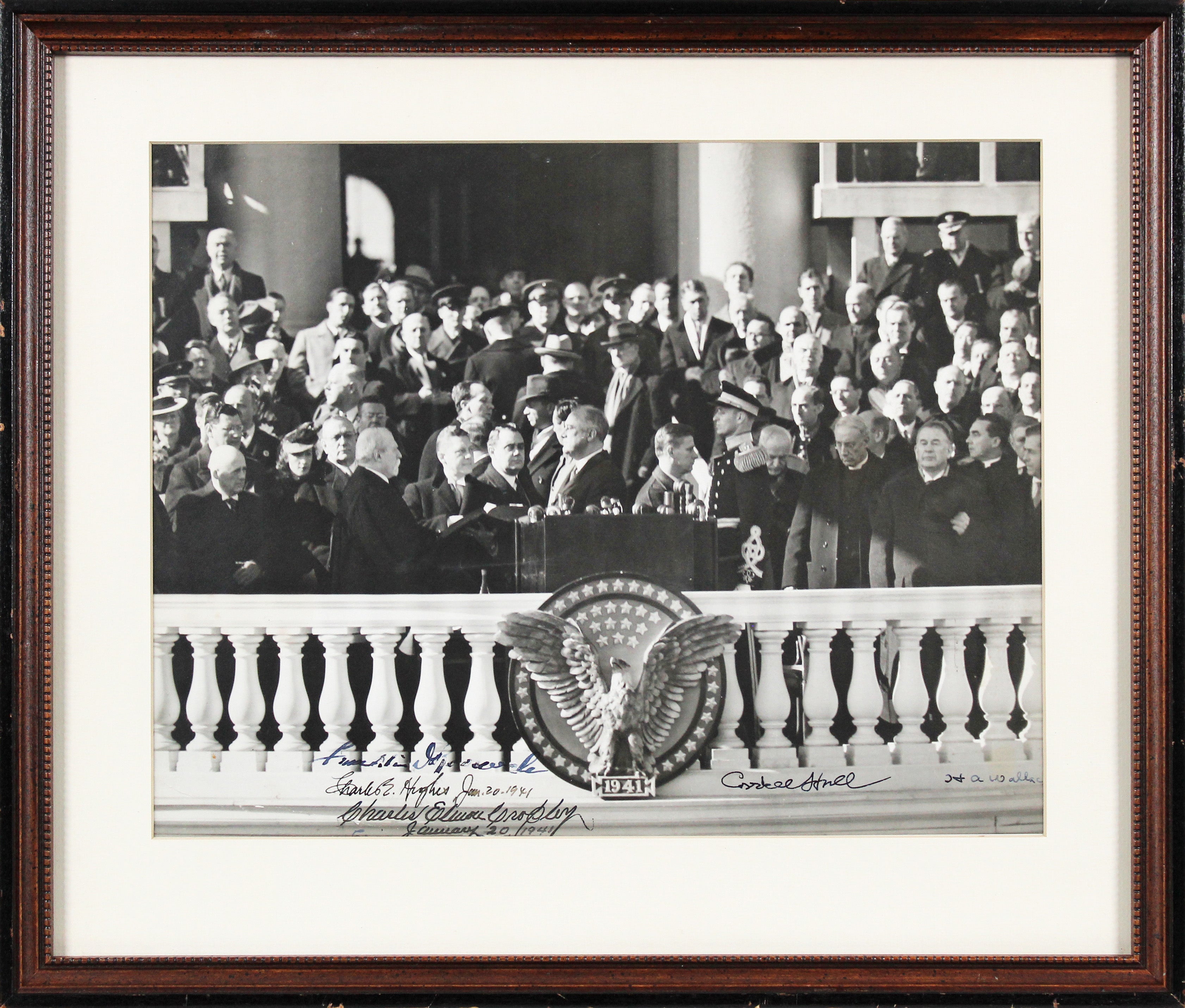 Franklin D. Roosevelt +4 Signed & Framed 10x13 Black & White Photo BAS #AC33523