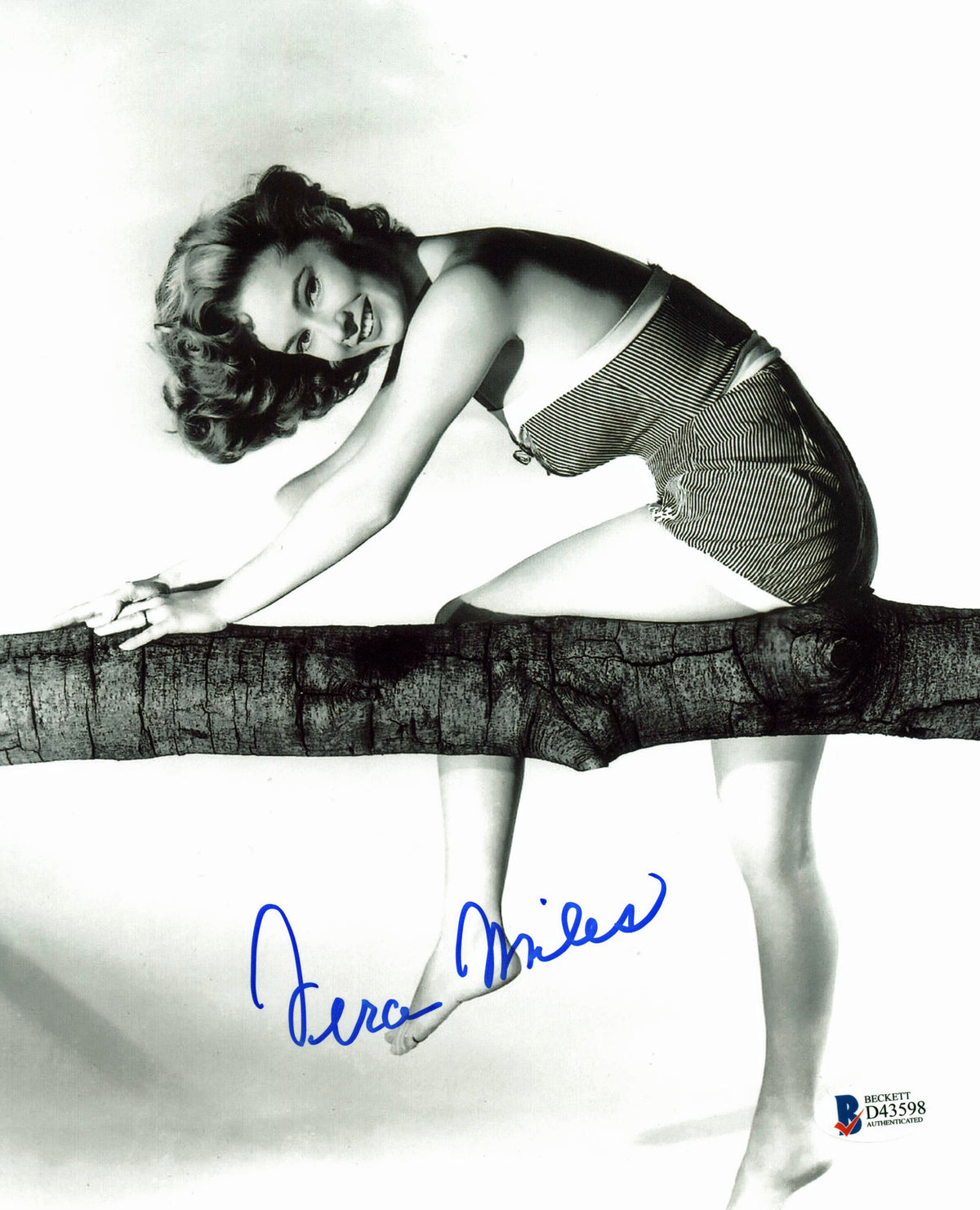 Vera Miles Authentic Signed 8x10 Photo Autographed BAS #D43598