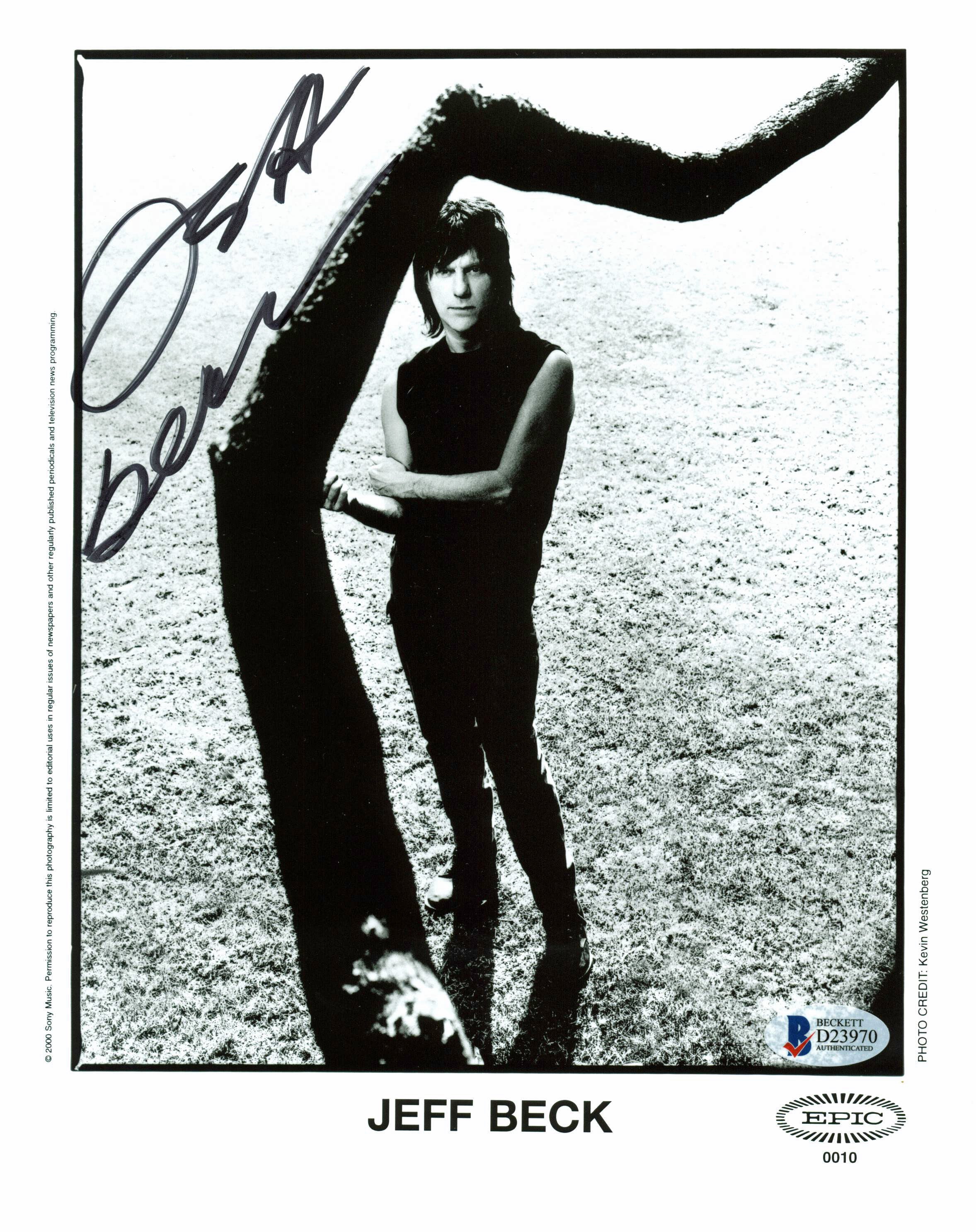 Jeff Beck The Yardbirds Authentic Signed 8x10 Promotional Photo BAS #D23970