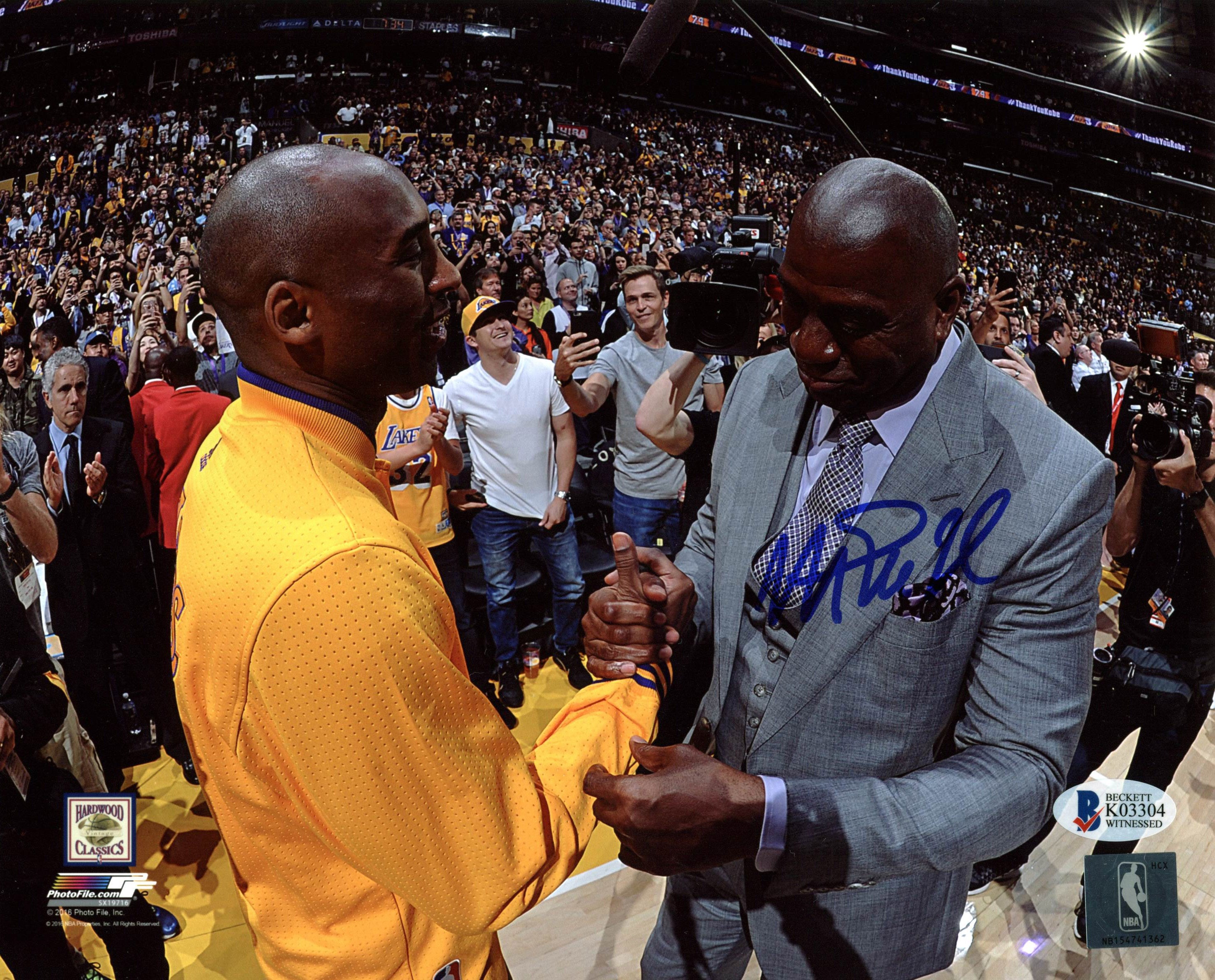Lakers Magic Johnson Signed 8x10 Photo w/ Kobe Final Game BAS Witnessed 9