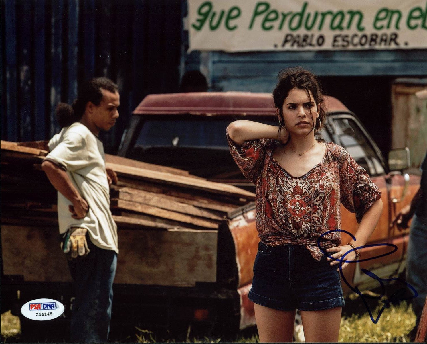 Claudia Traisac Cuentame Signed Authentic 8X10 Photo Autographed PSA/DNA #Z56145