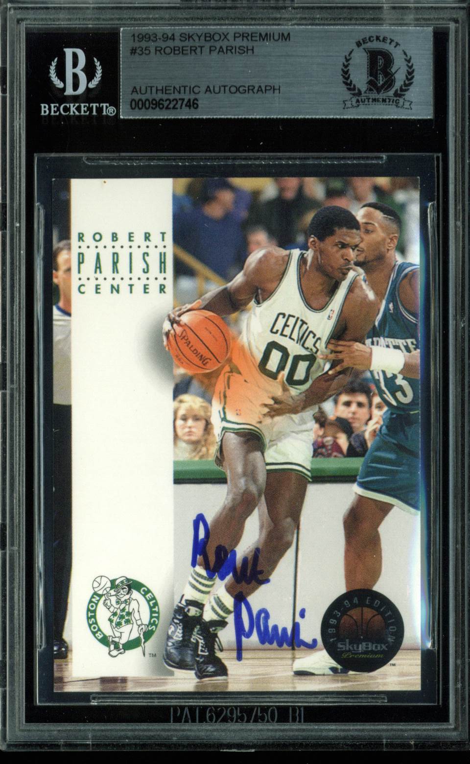 Celtics Robert Parish Authentic Signed Card 1993 Skybox Premium #35 BAS Slabbed