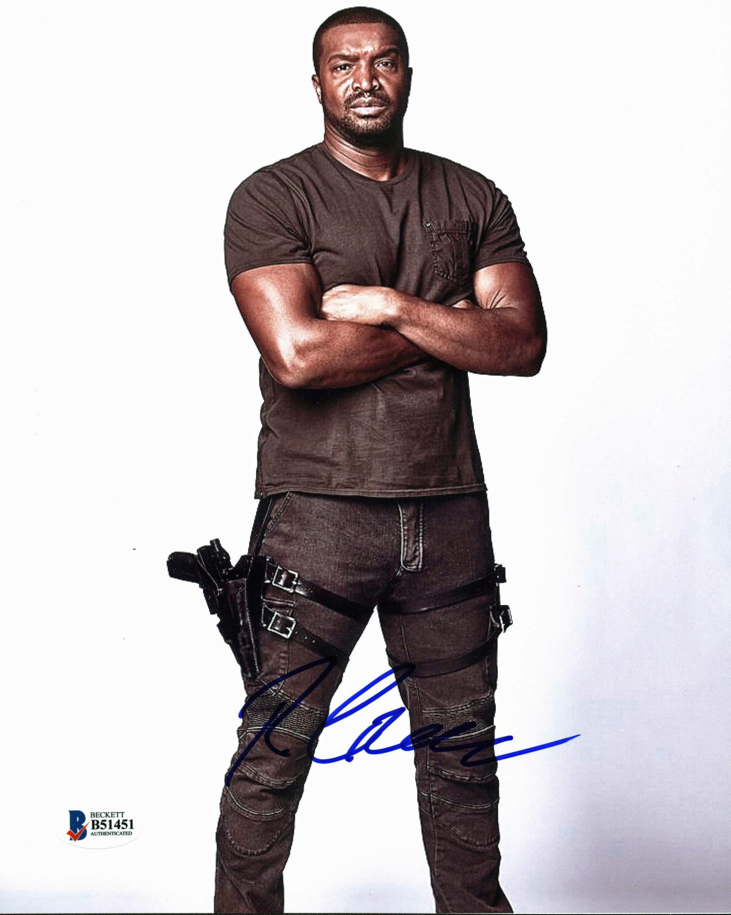 Roger Cross Dark Matter Authentic Signed 8X10 Photo Autographed BAS #B51451