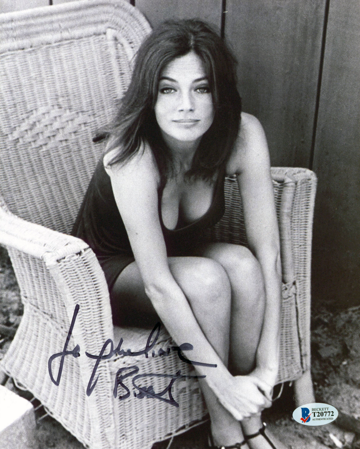 Jacqueline Bisset The Deep Signed 8x10 Black & White Sexy Photo BAS #T20772