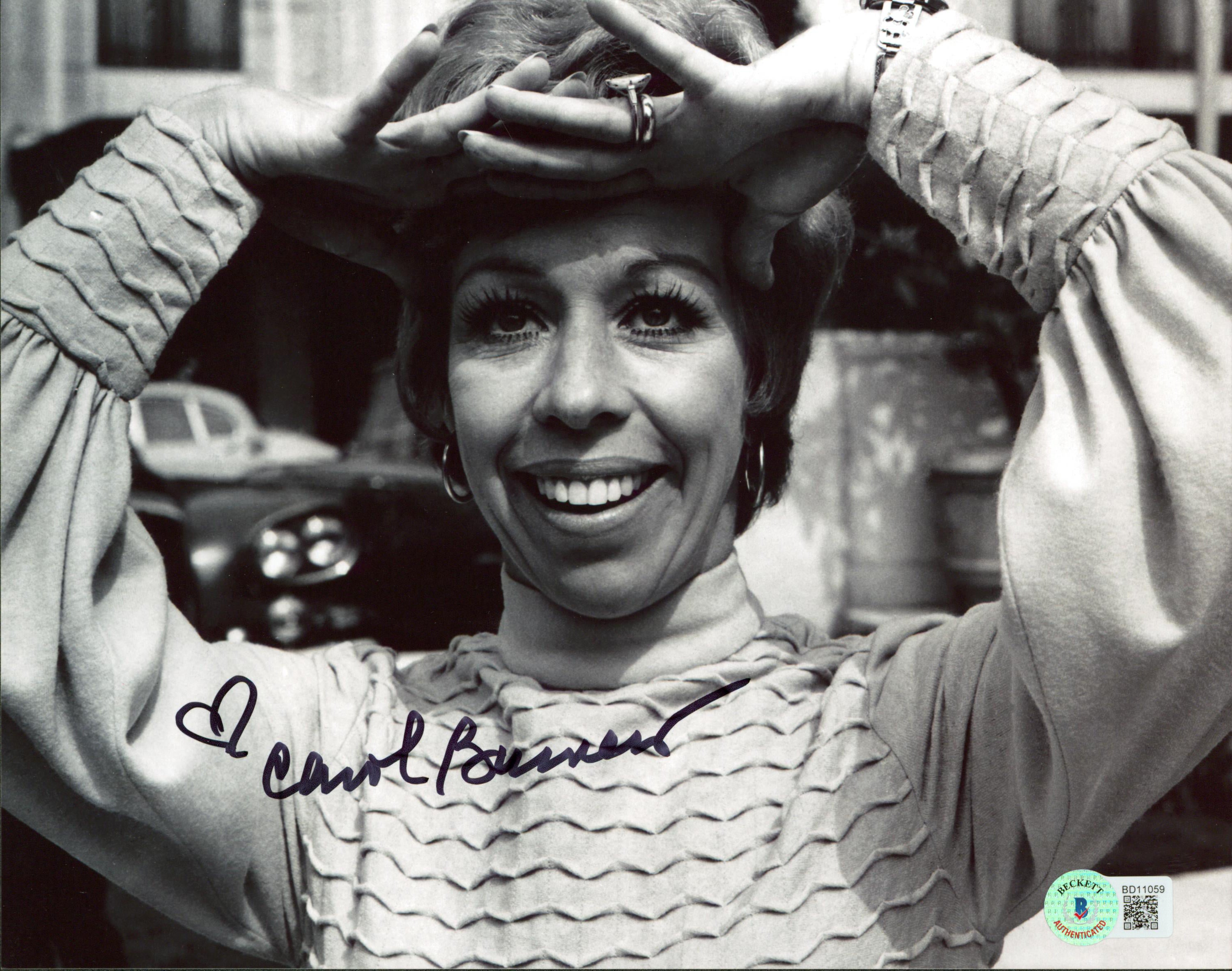 Carol Burnett Authentic Signed 8x10 Black & White Photo Autographed BAS #BD11059