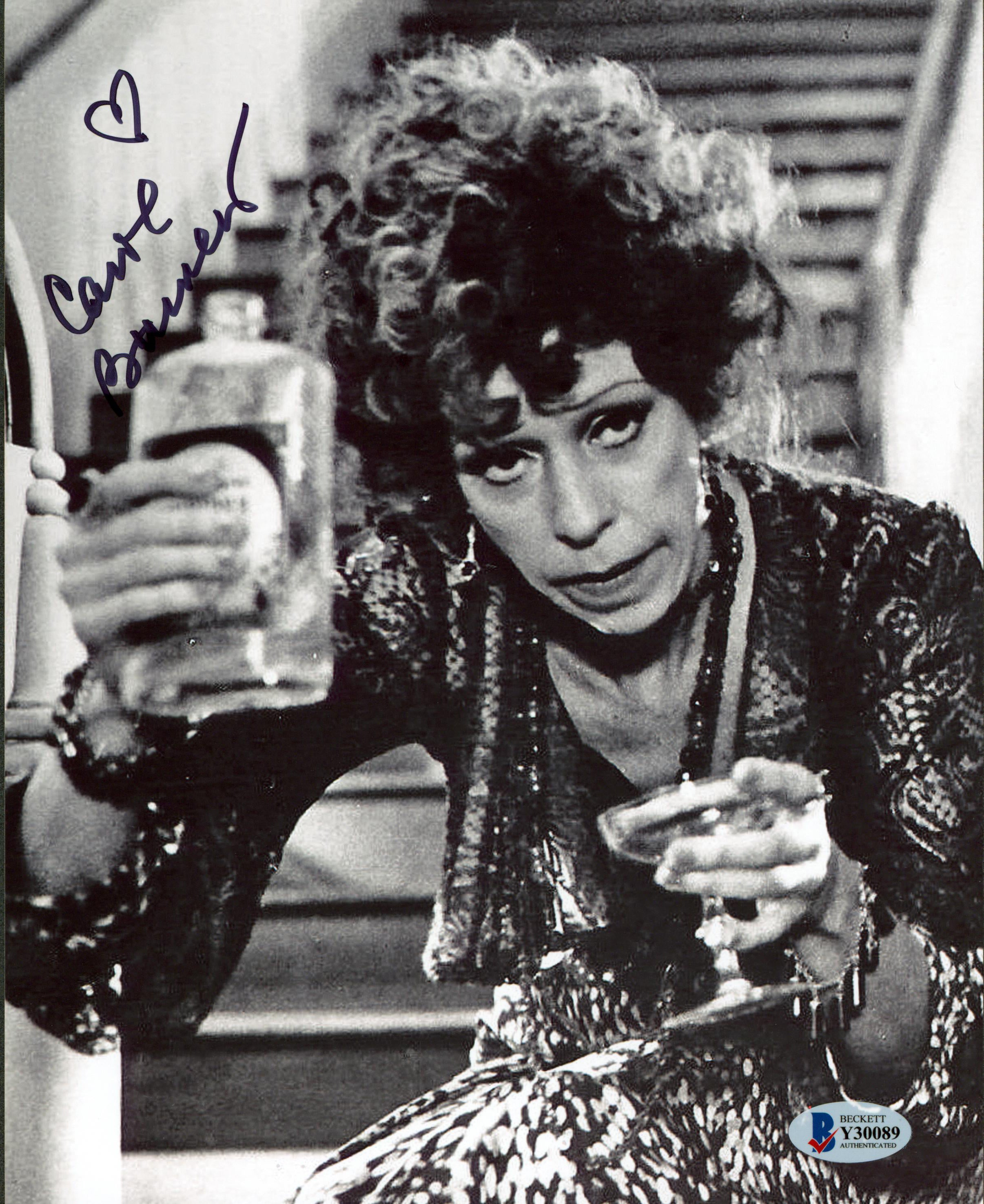 Carol Burnett Authentic Signed 8x10 Black & White Photo Autographed BAS #Y30089
