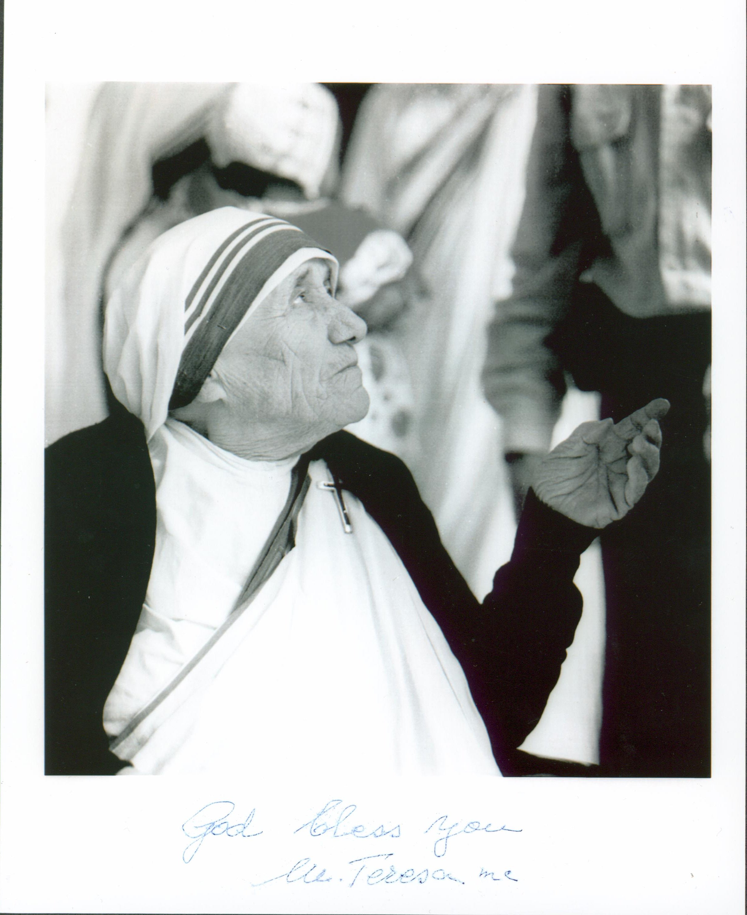 Mother Teresa God Bless You Authentic Signed 8x10 Photo Autographed BAS #AB14175
