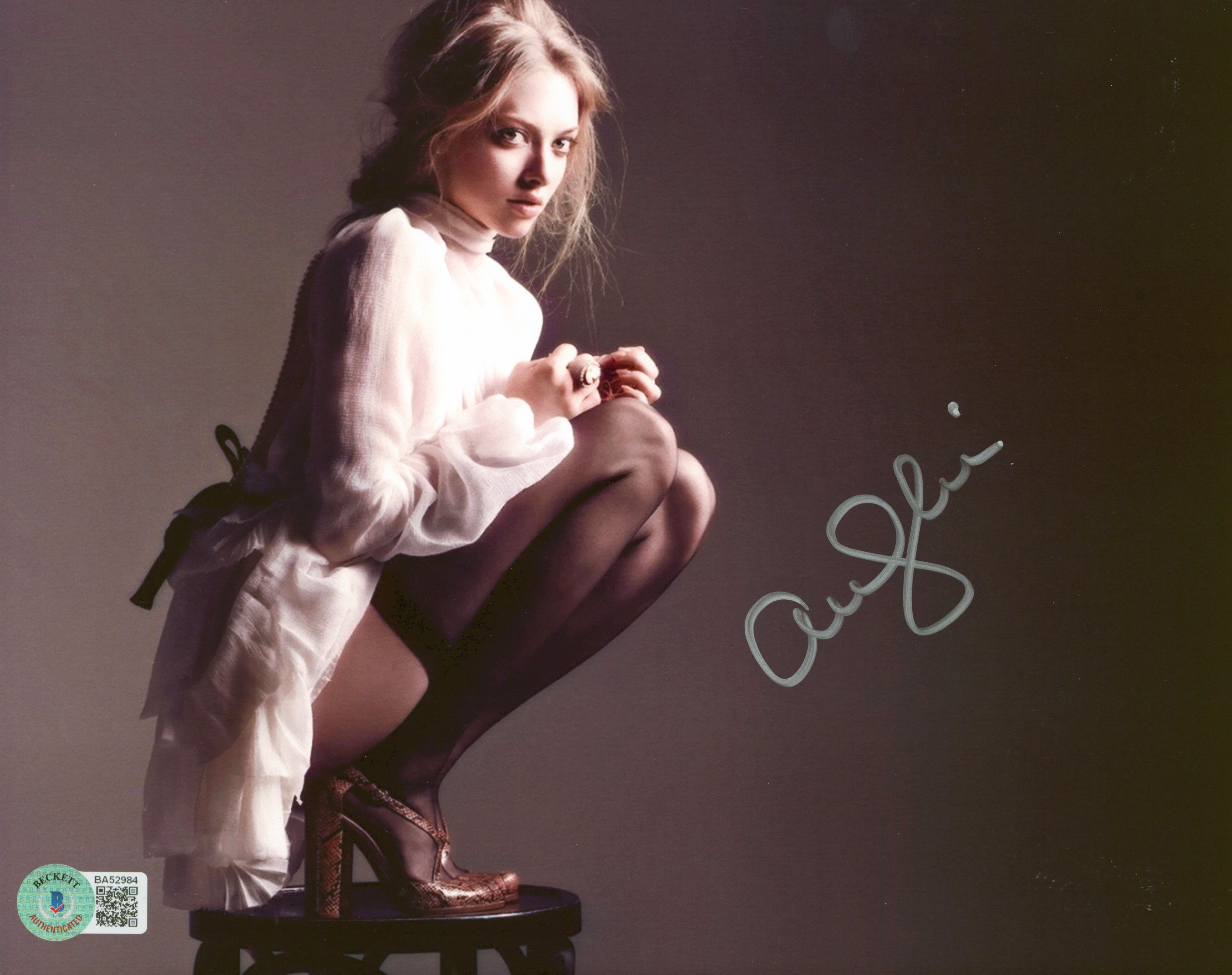Amanda Seyfried Dear John Authentic Signed 8x10 Photo Autographed BAS #BA52984