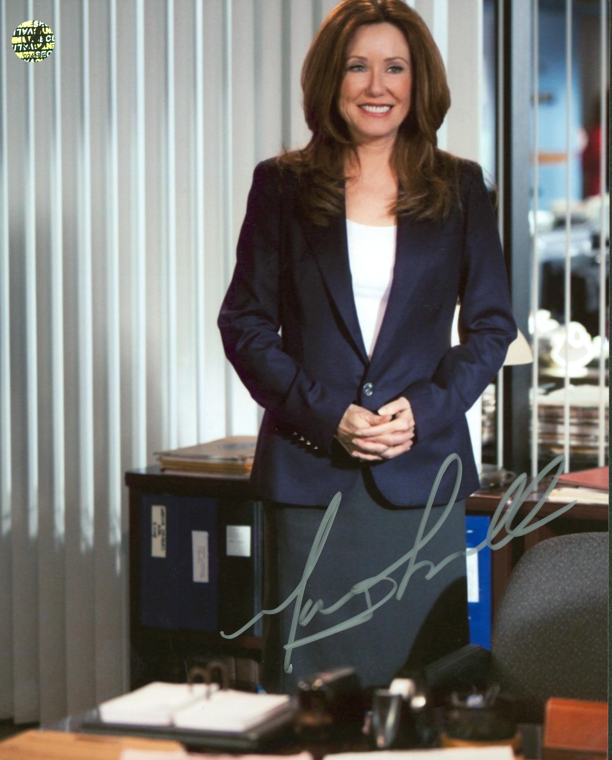 Mary McDonnell Major Crimes Authentic Signed 8x10 Photo Wizard World