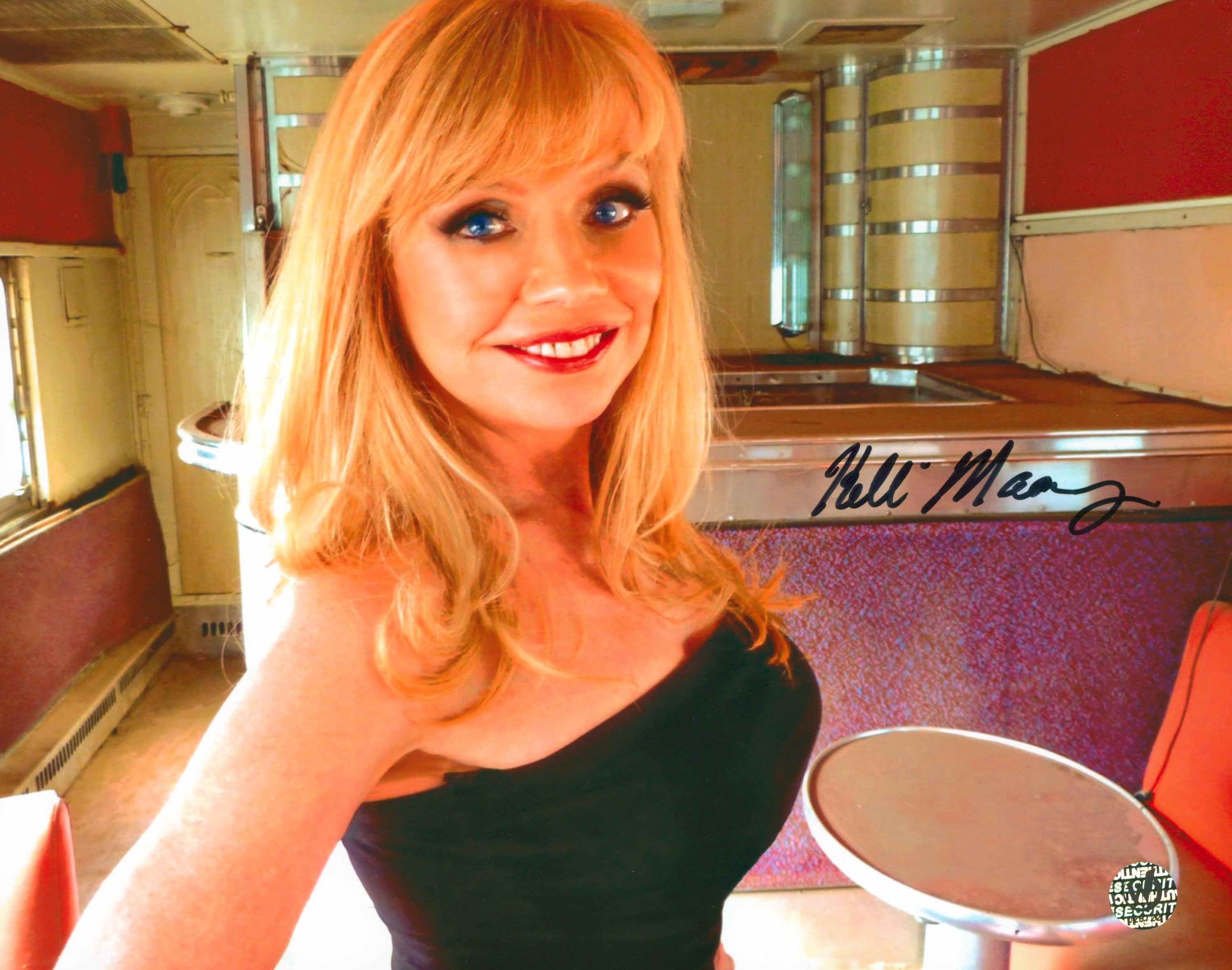 Kelli Maroney Night of the Comet Authentic Signed 8x10 Photo Wizard World 1