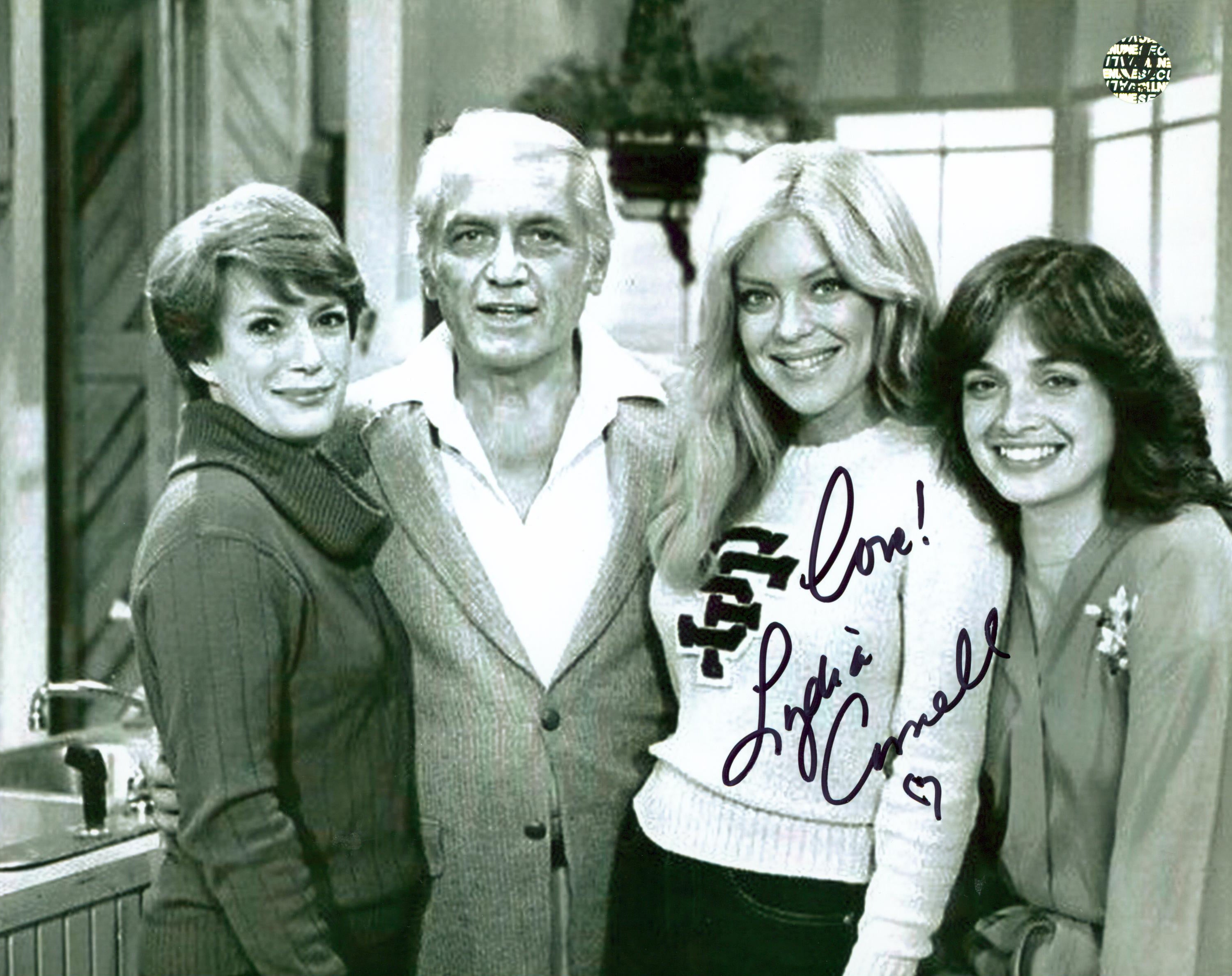 Lydia Cornell Too Close For Comfort Signed 8x10 Photo Wizard World #019081