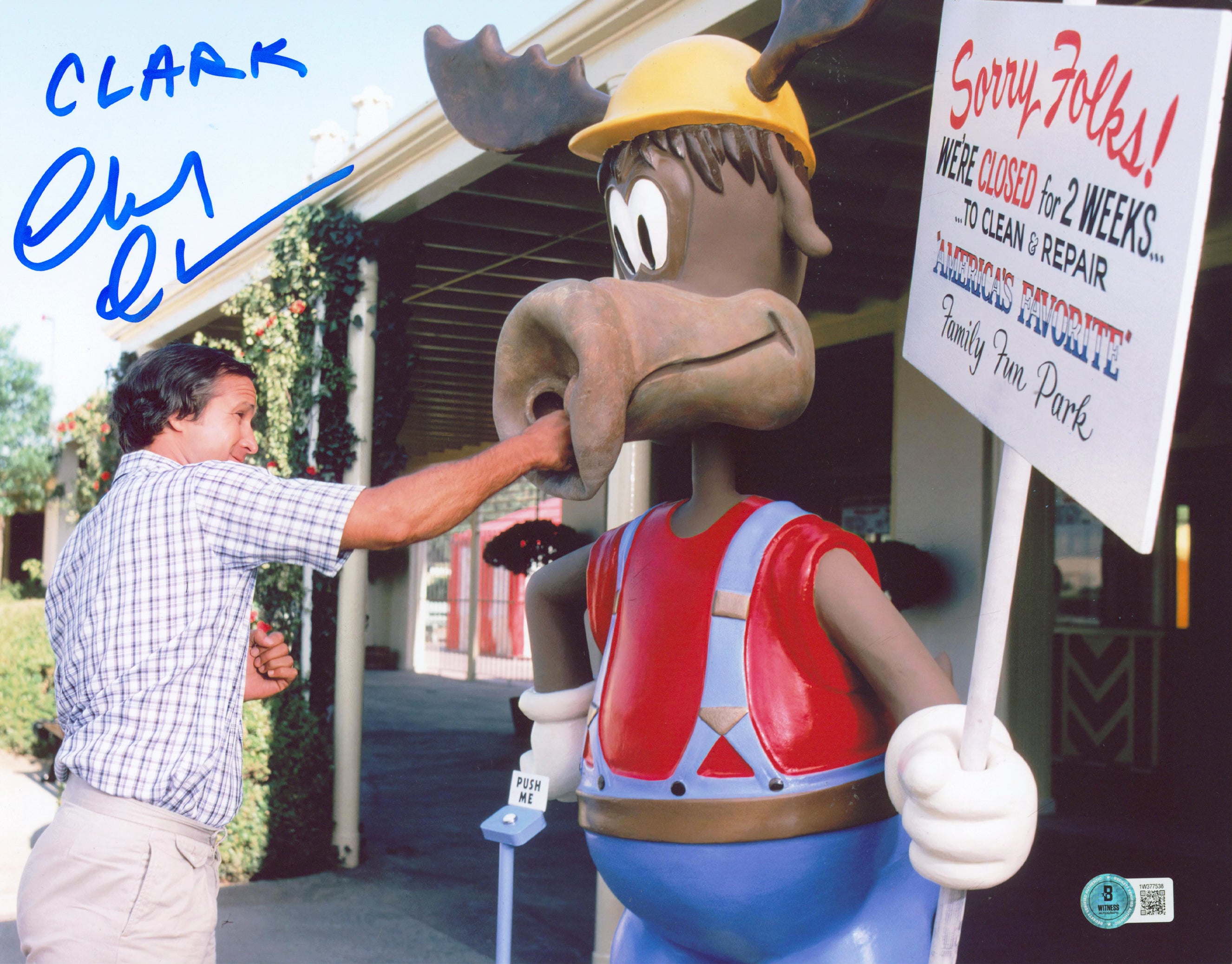 Chevy Chase National Lampoon's Vacation "Clark" Signed 11x14 Photo BAS #1W377538