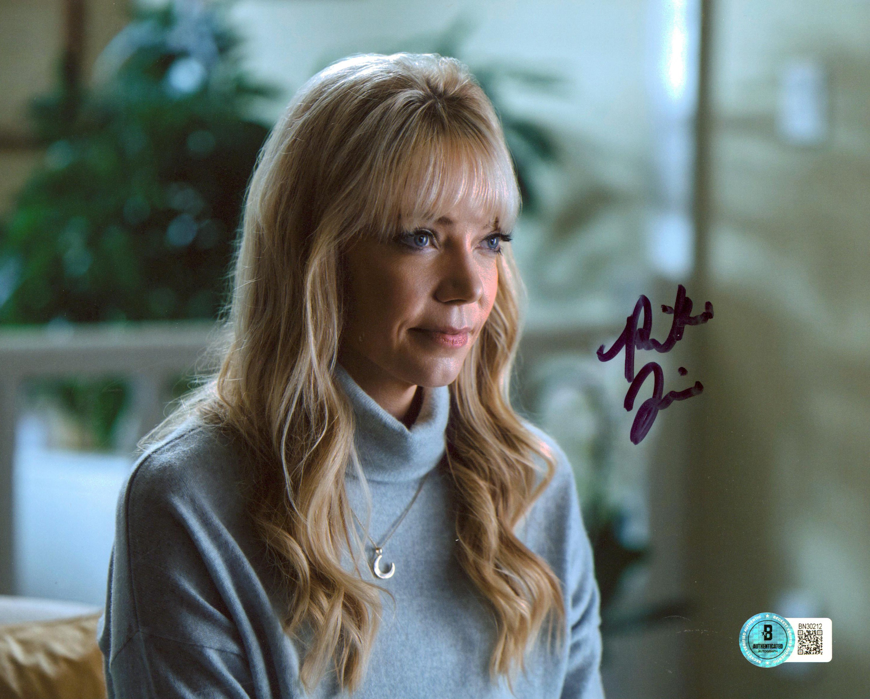 Riki Lindhome Wednesday Authentic Signed 8x10 Photo Autographed BAS #BN30212