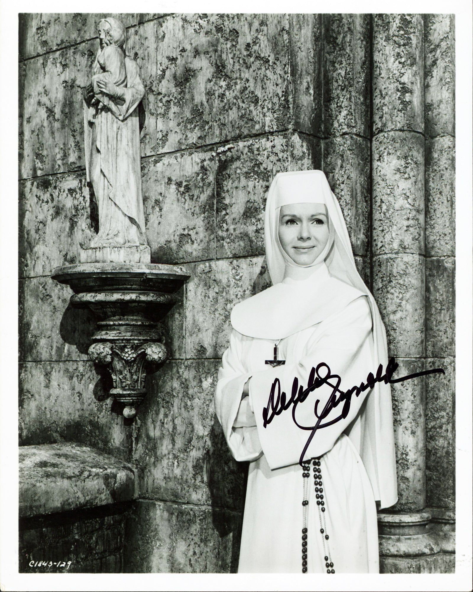 Debbie Reynolds The Singing Nun Signed 8x10 Black & White Photo JSA #AR36693
