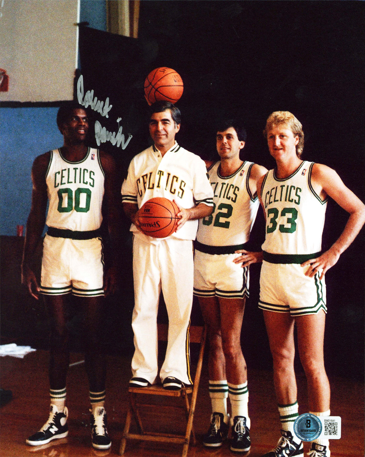 Celtics Robert Parish Authentic Signed 8x10 Vertical Photo BAS #BM01641