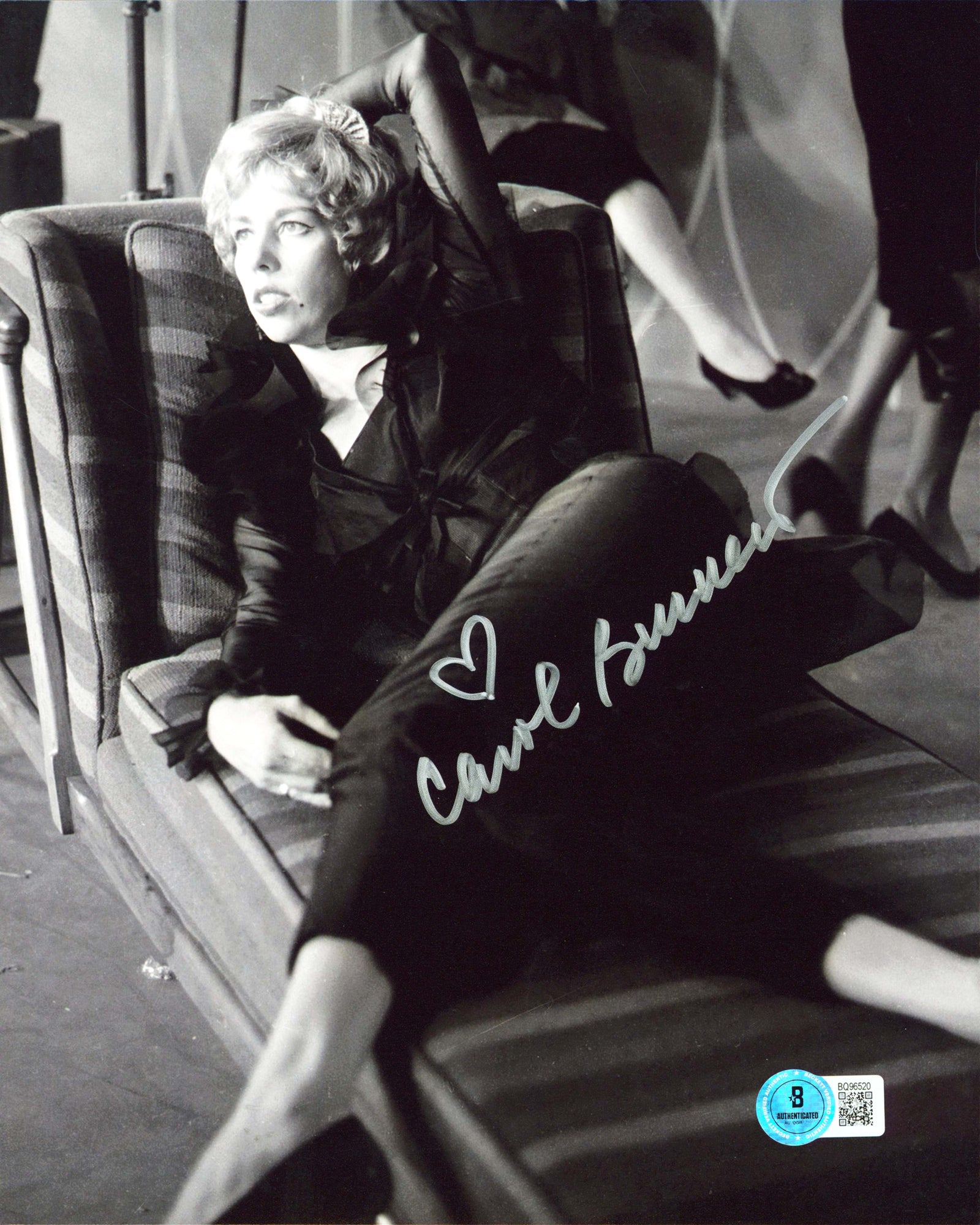 Carol Burnett Authentic Signed 8x10 Black & White Vertical Photo BAS #BQ96520