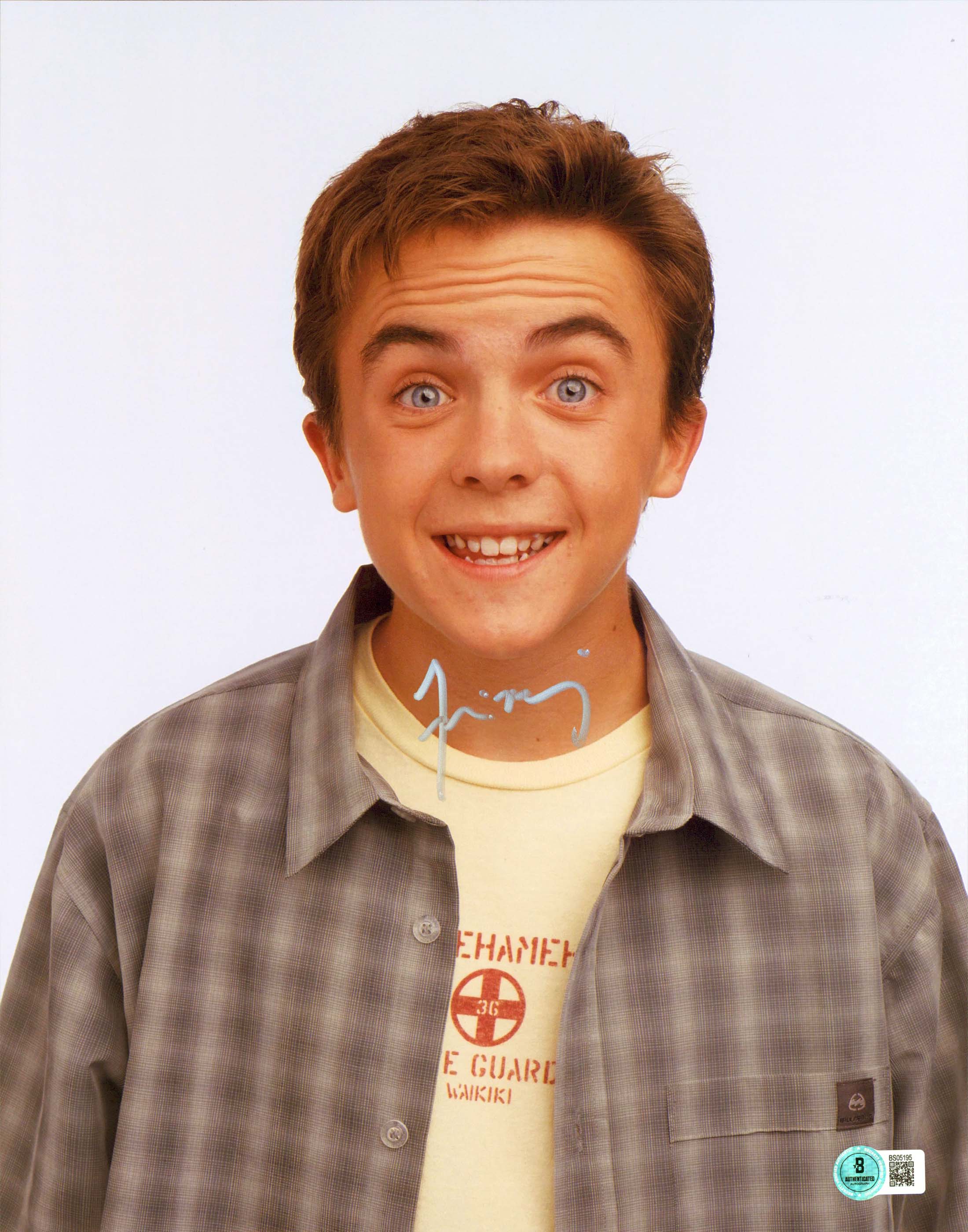 Frankie Muniz Malcom In The Middle Signed 11x14 Vertical Photo BAS #BS05195
