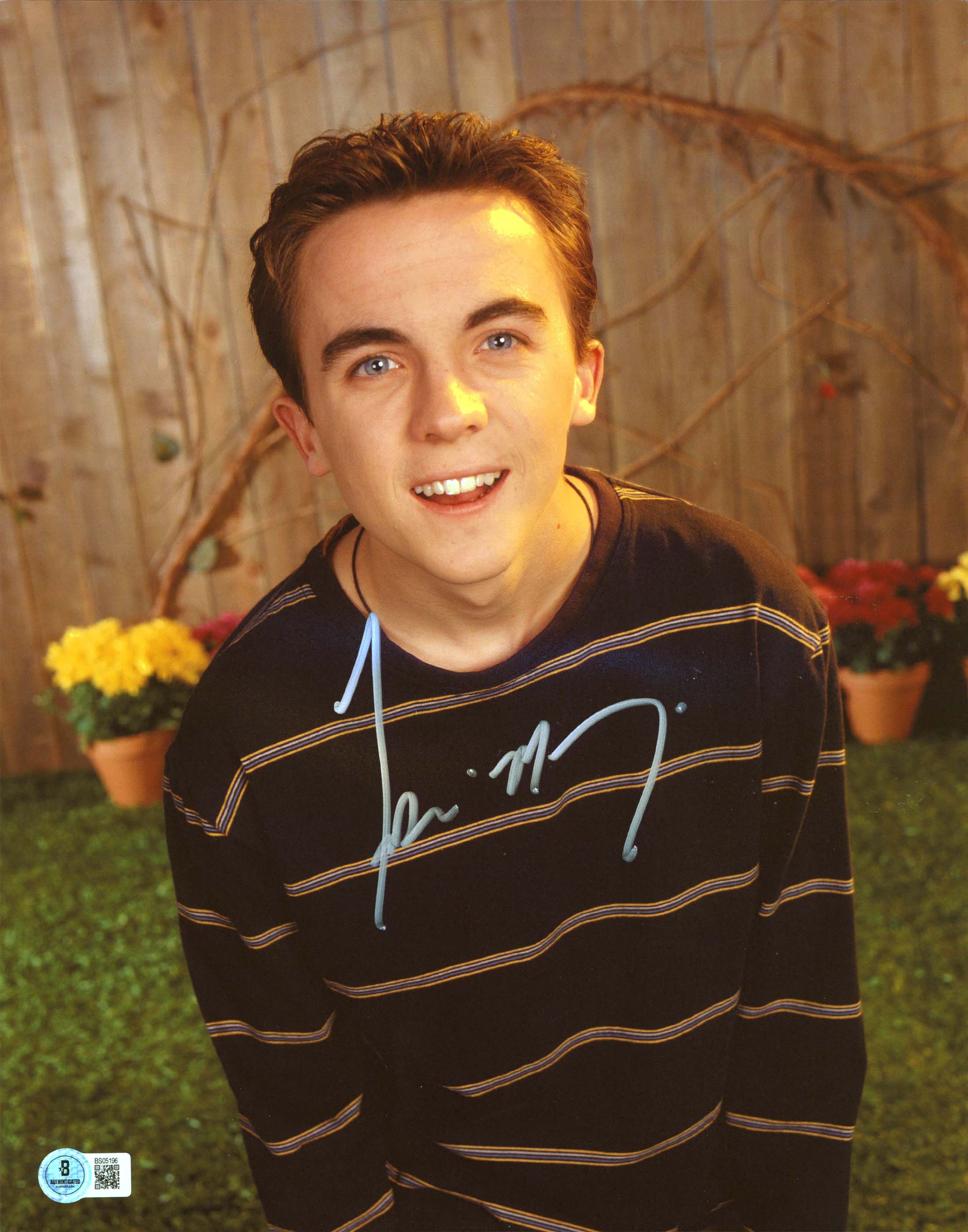 Frankie Muniz Malcom In The Middle Signed 11x14 Vertical Photo BAS #BS05196