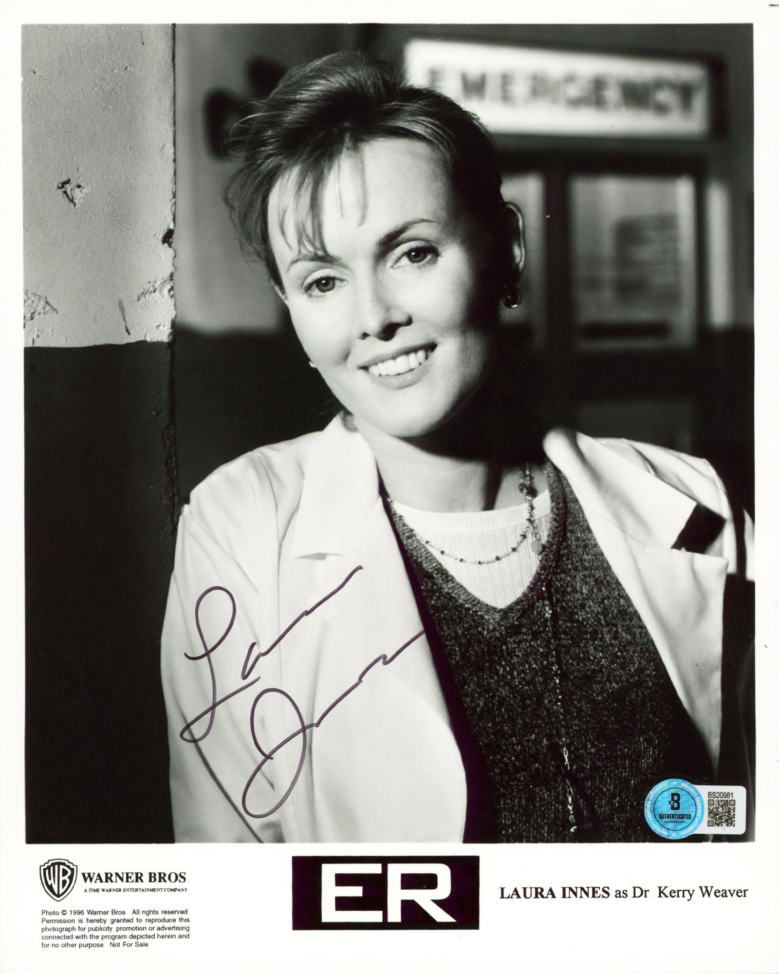 Laura Innes ER Authentic Signed 8x10 Vertical Photo Autographed BAS #BS20981