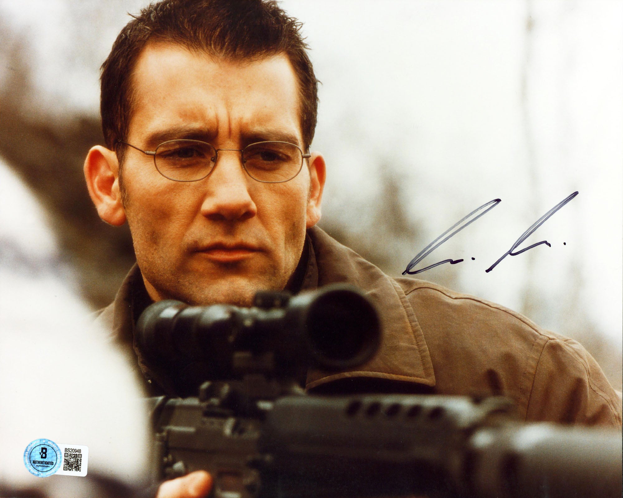 Clive Owen The Bourne Identity Authentic Signed 8x10 Photo BAS #BS20948