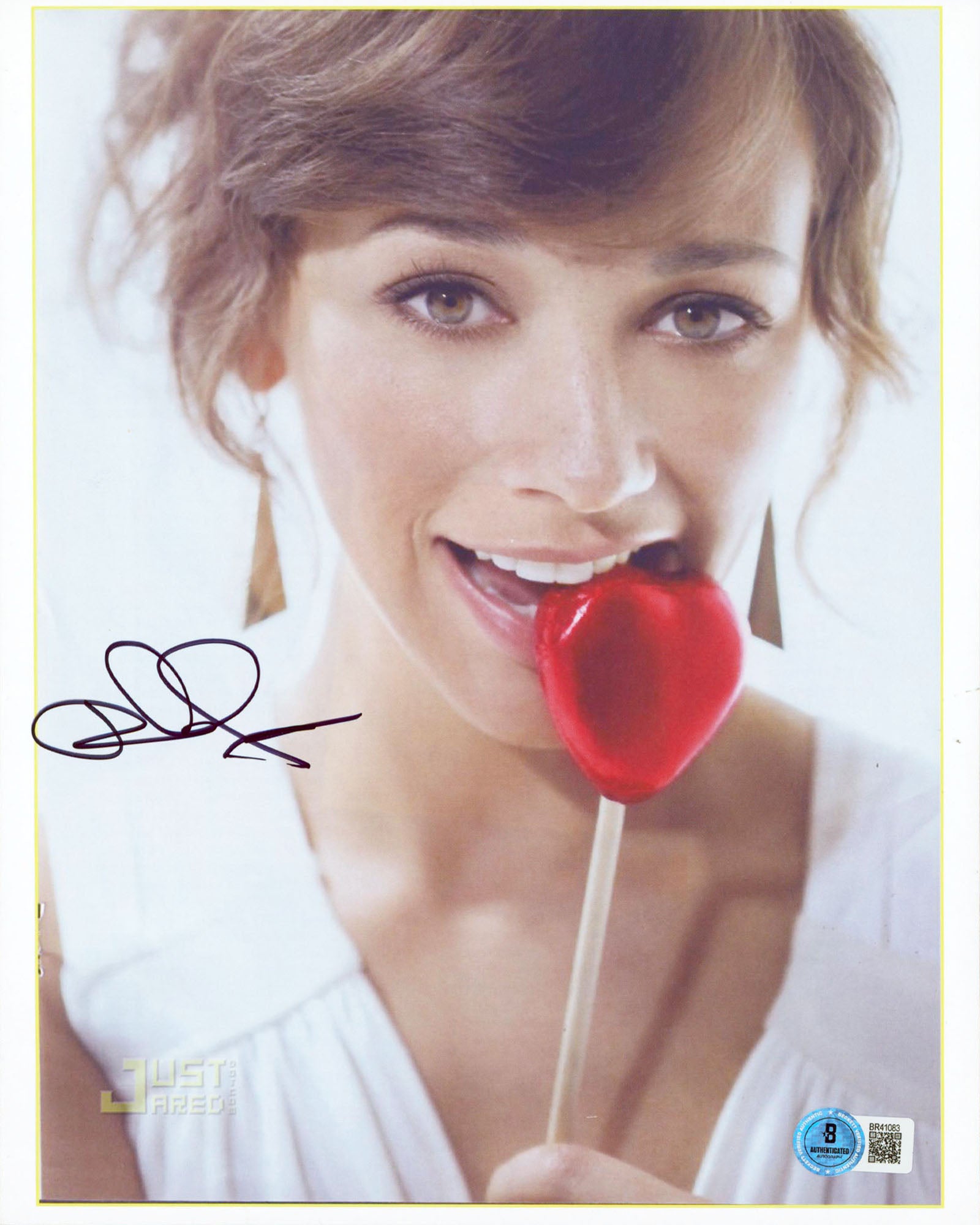 Rashida Jones The Office Authentic Signed 8.5x11 Vertical Photo BAS #BR41083