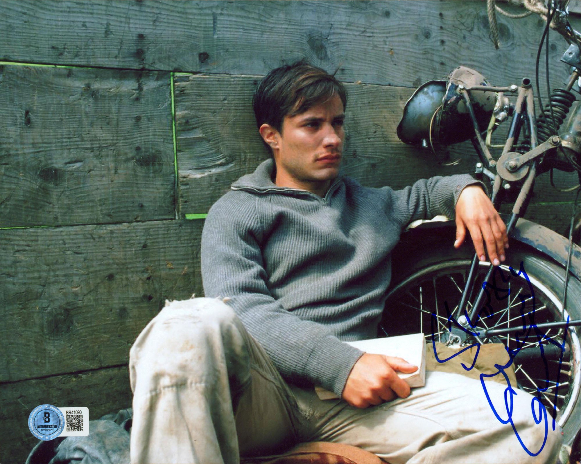 Gael Garcia Bernal The Motorcycle Diaries Authentic Signed 8x10 Photo BASBR41090