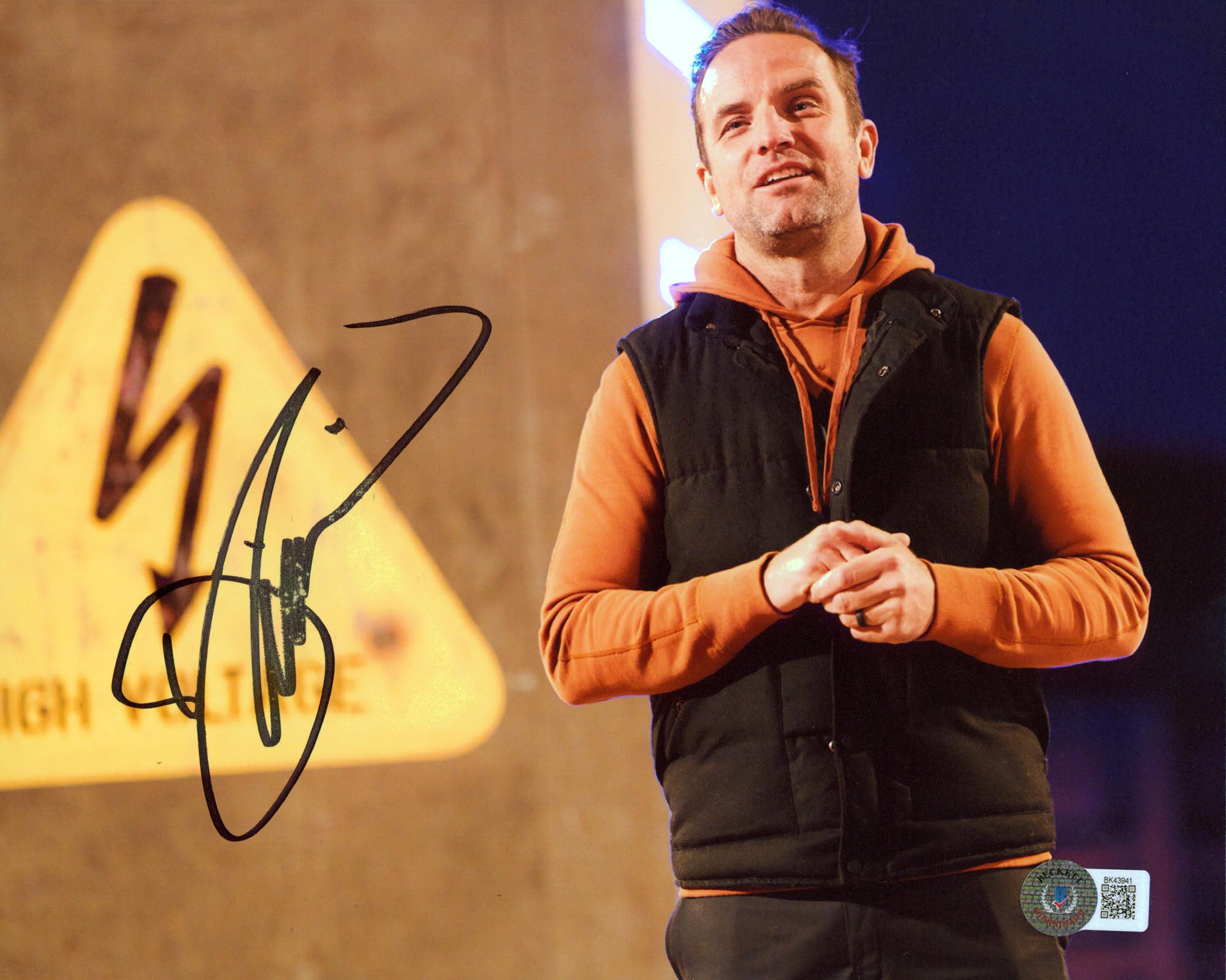 TJ Lavin The Challenge Authentic Signed 8x10 Horizontal Photo BAS #BK43941