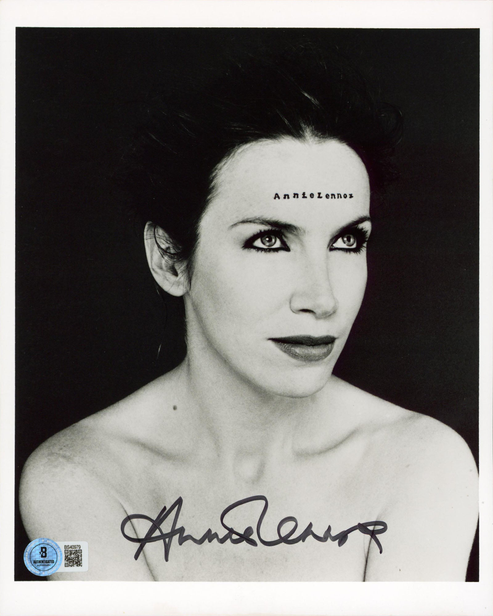 Annie Lennox Musician Authentic Signed 8x10 Vertical Photo BAS #BS40979