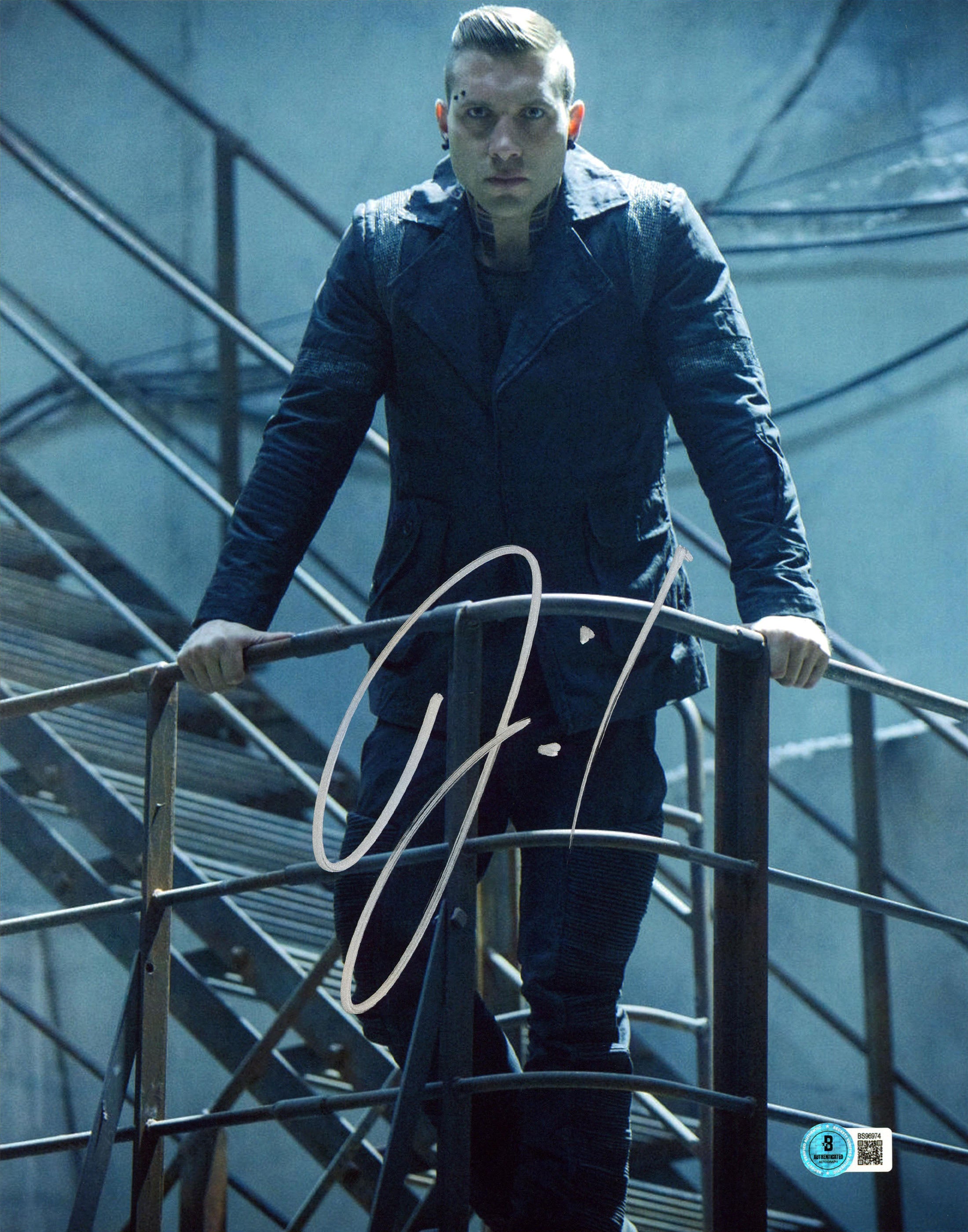 Jai Courtney Divergent Authentic Signed 11x14 Vertical Photo BAS #BS96974