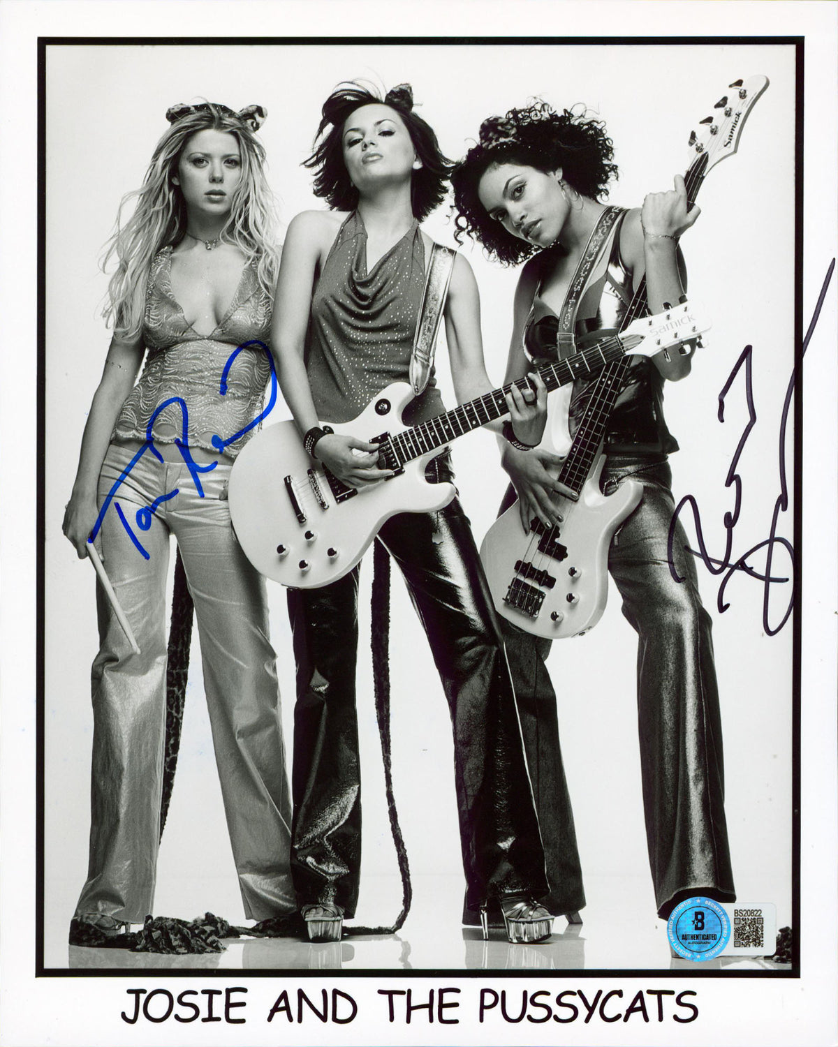 Tara Reid & Rosario Dawson Josie and the Pussycats Signed 8x10 Photo BAS BS20822
