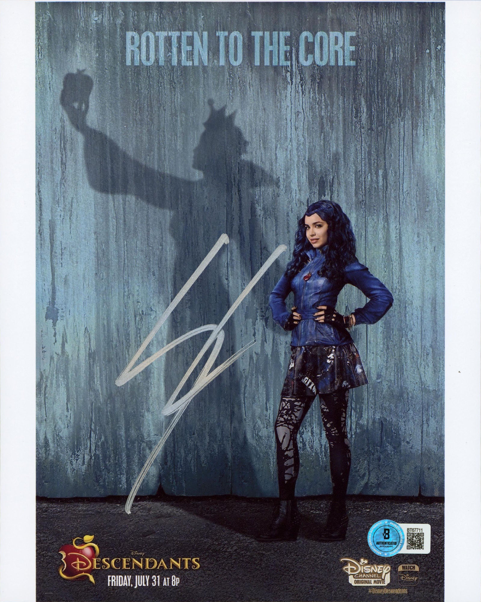 Sofia Carson Descendants Authentic Signed 8x10 Vertical Photo BAS #BT67711