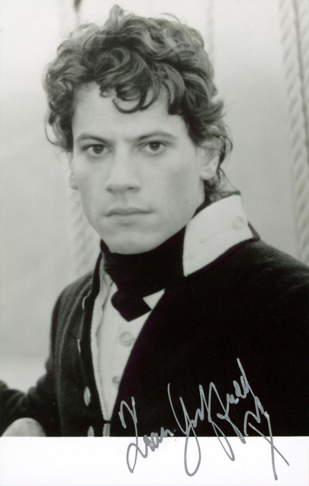 Ioan Gruffudd Horatio Hornblower: The Fire Ship Signed 3.5x5.5 Photo BAS BT02437