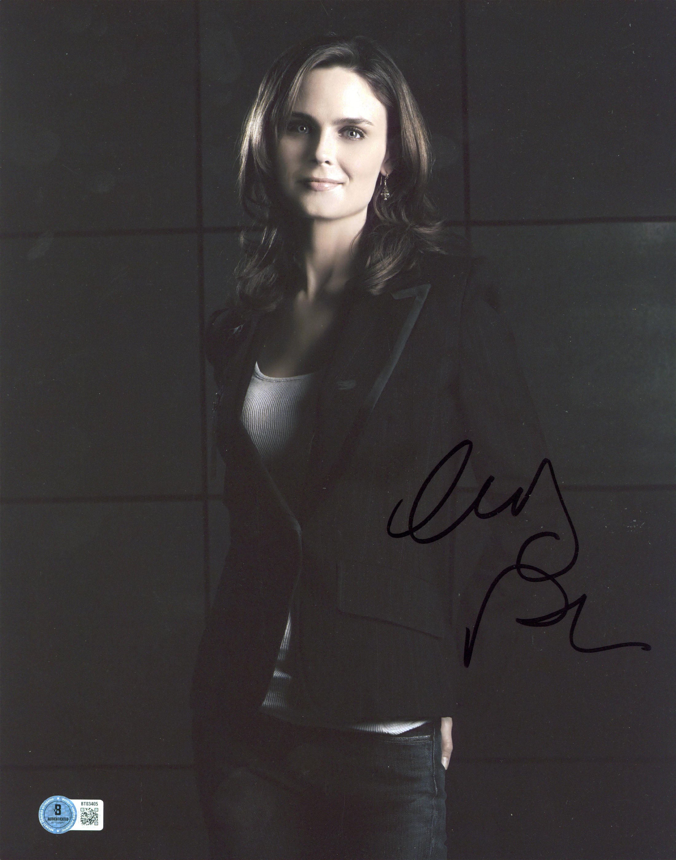 Emily Deschanel Bones Authentic Signed 11x14 Vertical Photo BAS #BT03405